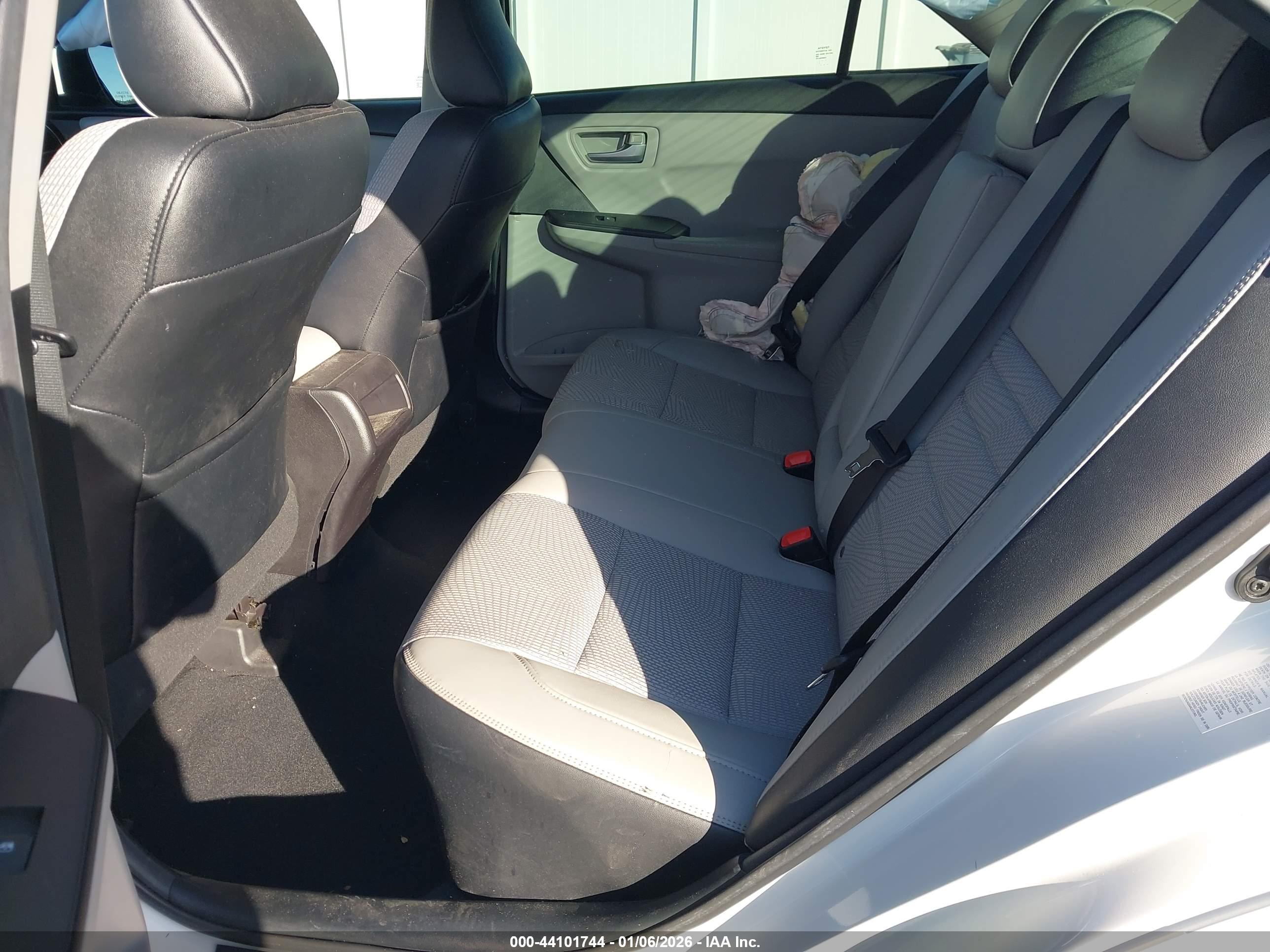 TOYOTA CAMRY image 8