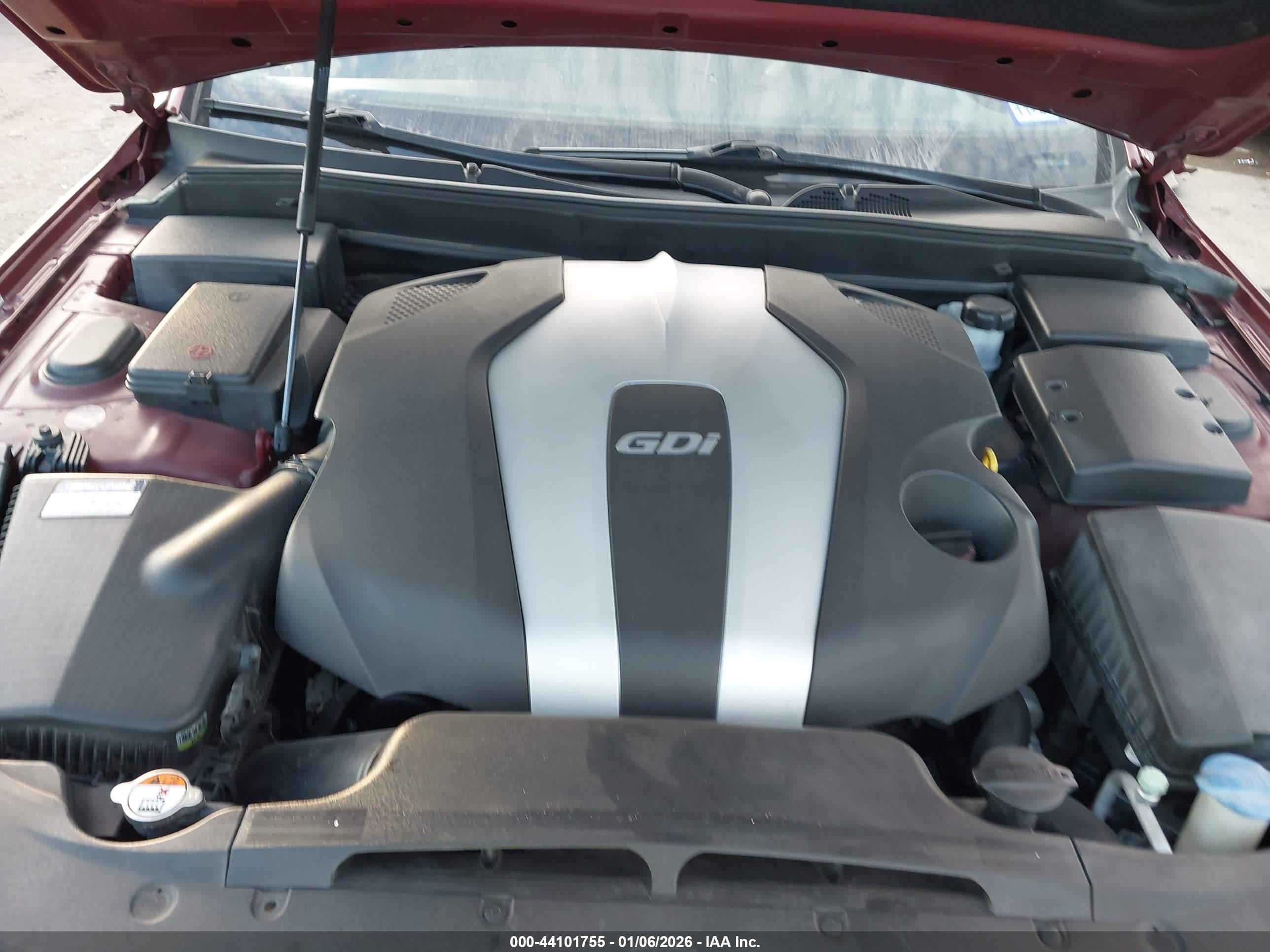 HYUNDAI GENESIS image 10