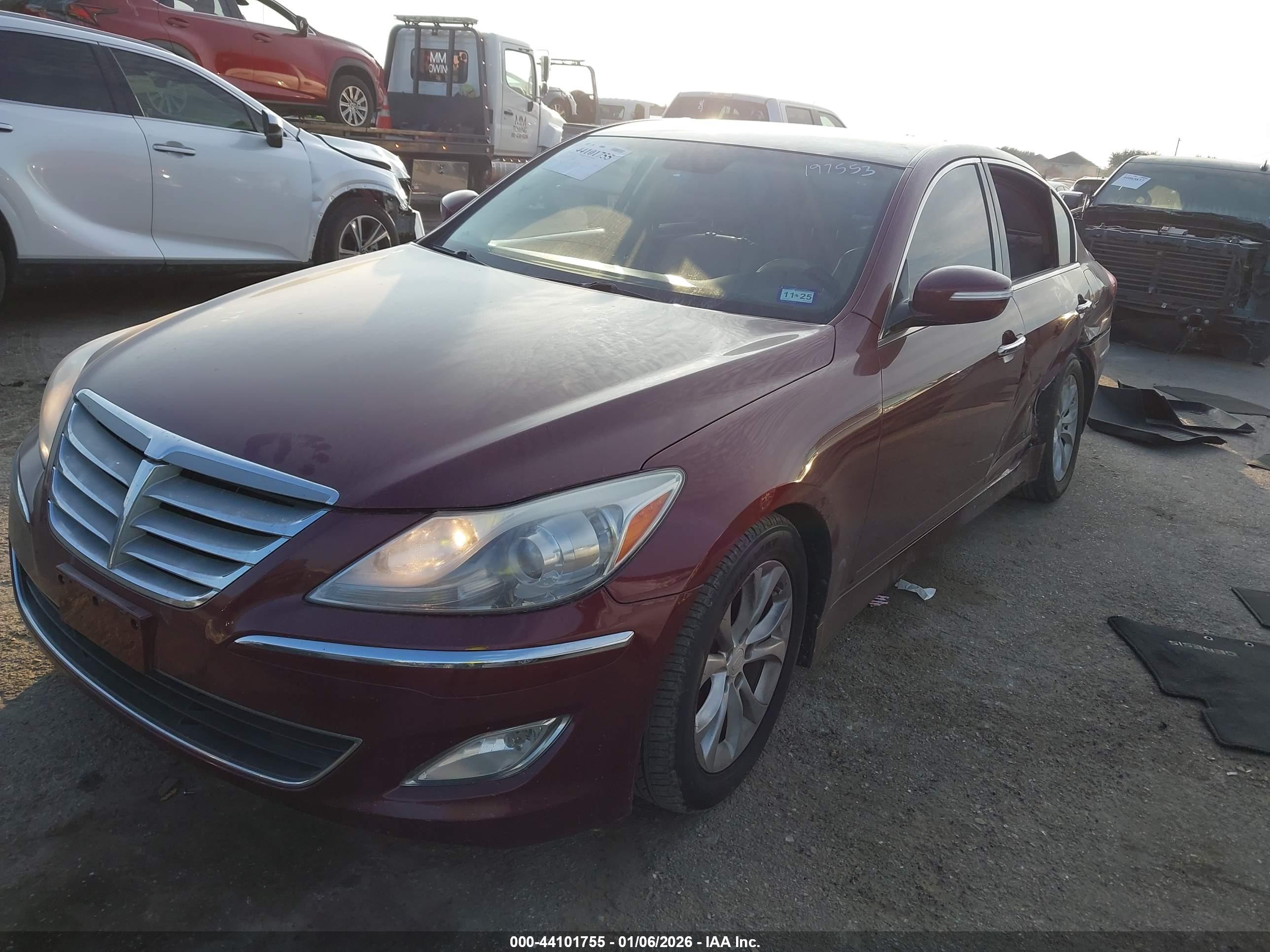 HYUNDAI GENESIS image 2