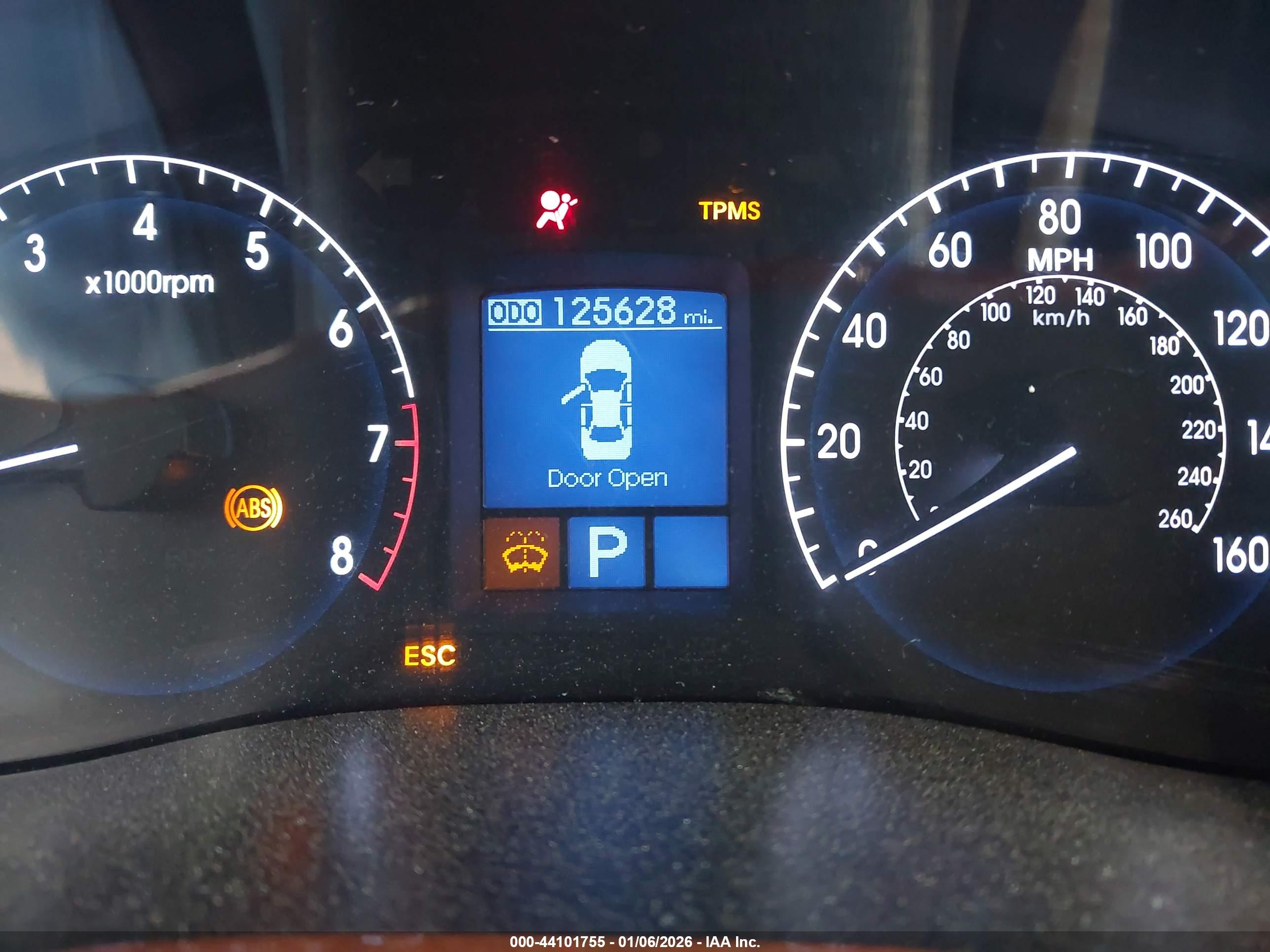 HYUNDAI GENESIS image 7