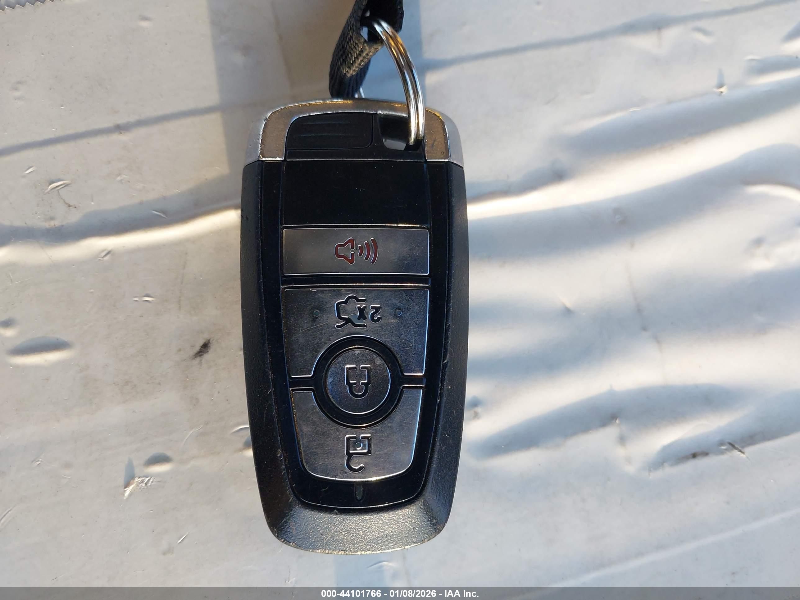 FORD FUSION image 11