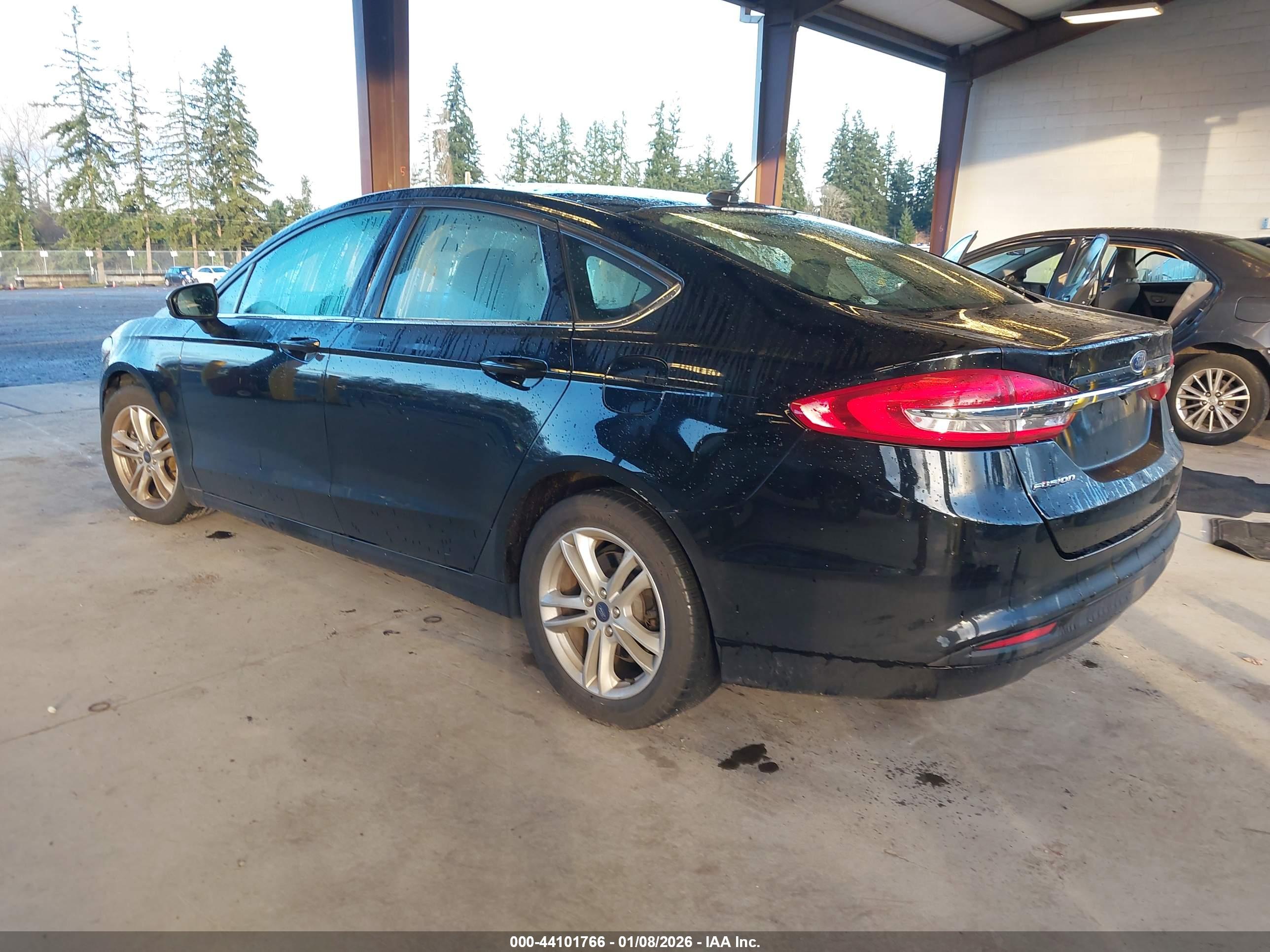FORD FUSION image 3