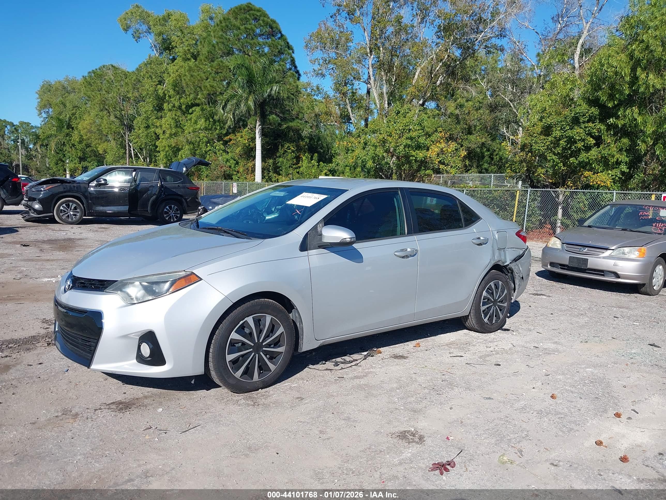TOYOTA COROLLA image 2