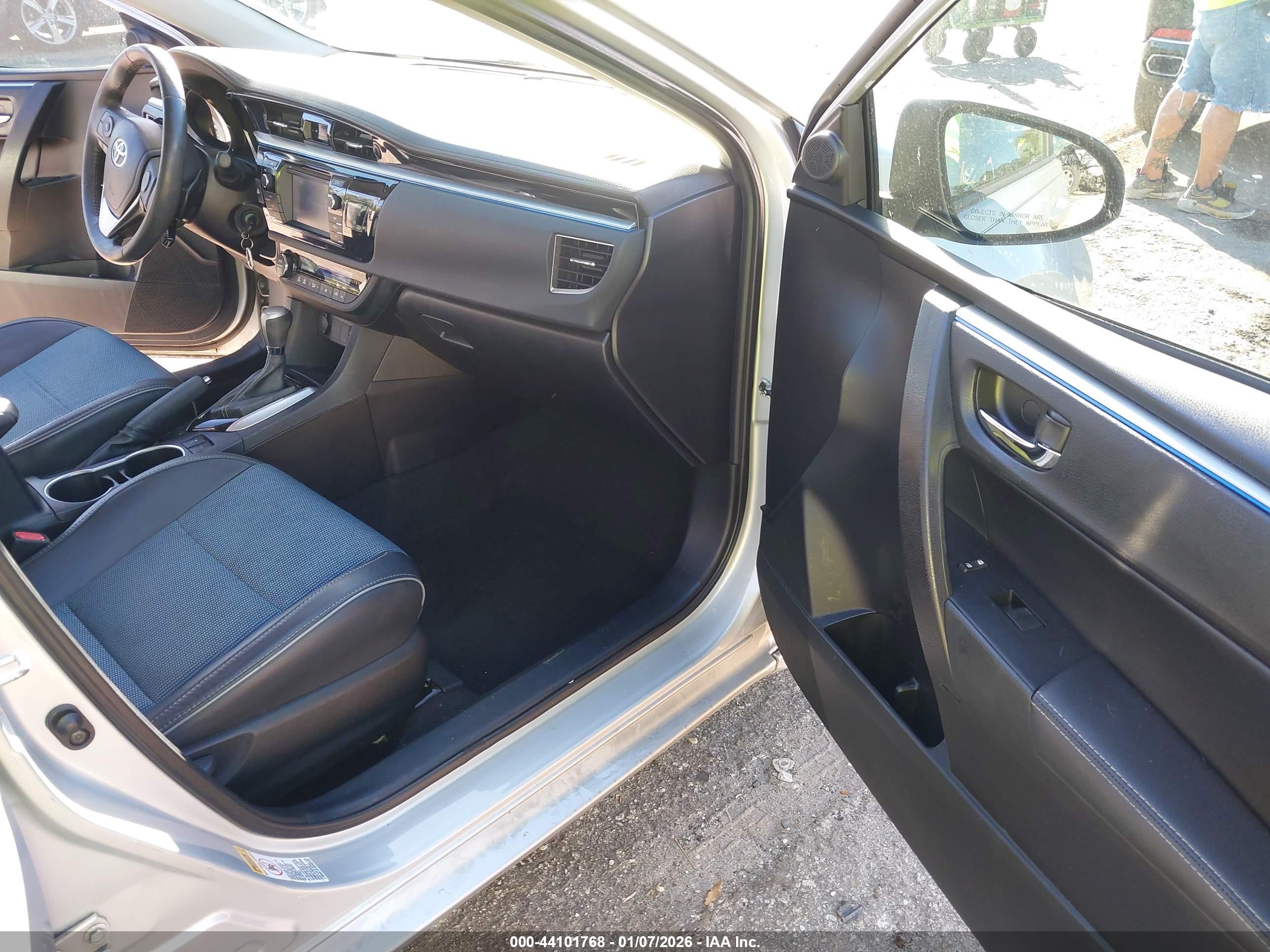 TOYOTA COROLLA image 5