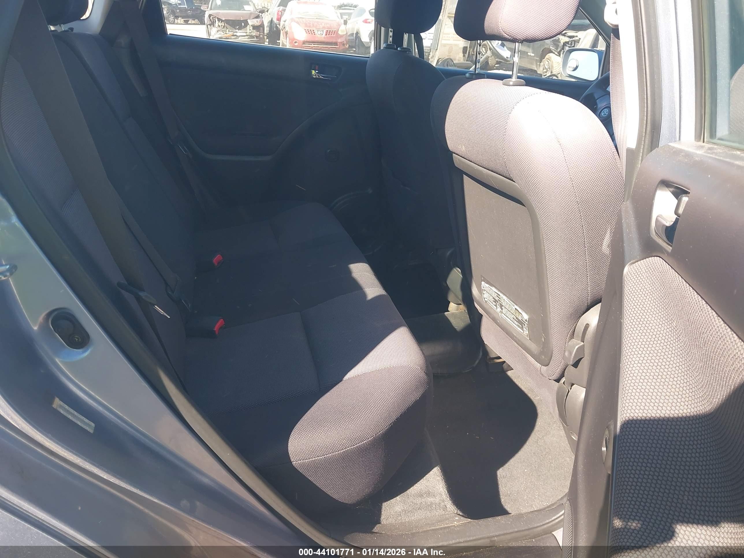 TOYOTA MATRIX image 8