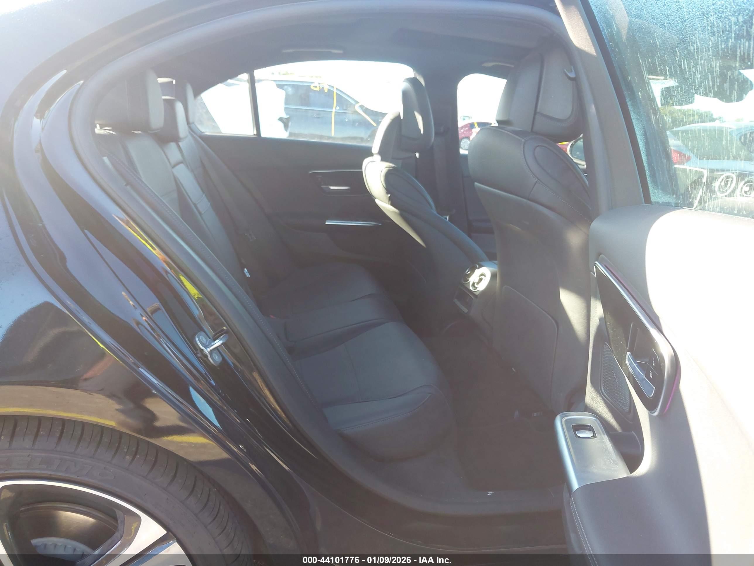 MERCEDES-BENZ C image 8