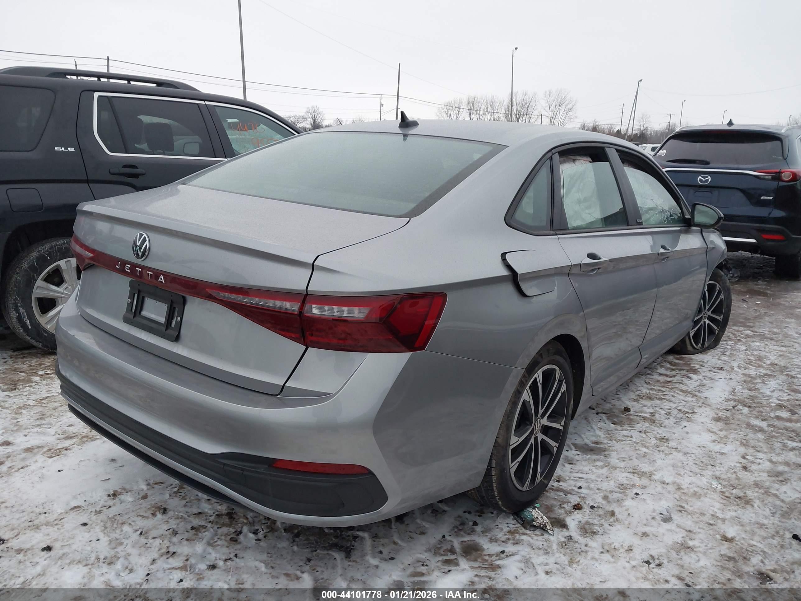 VOLKSWAGEN JETTA image 4