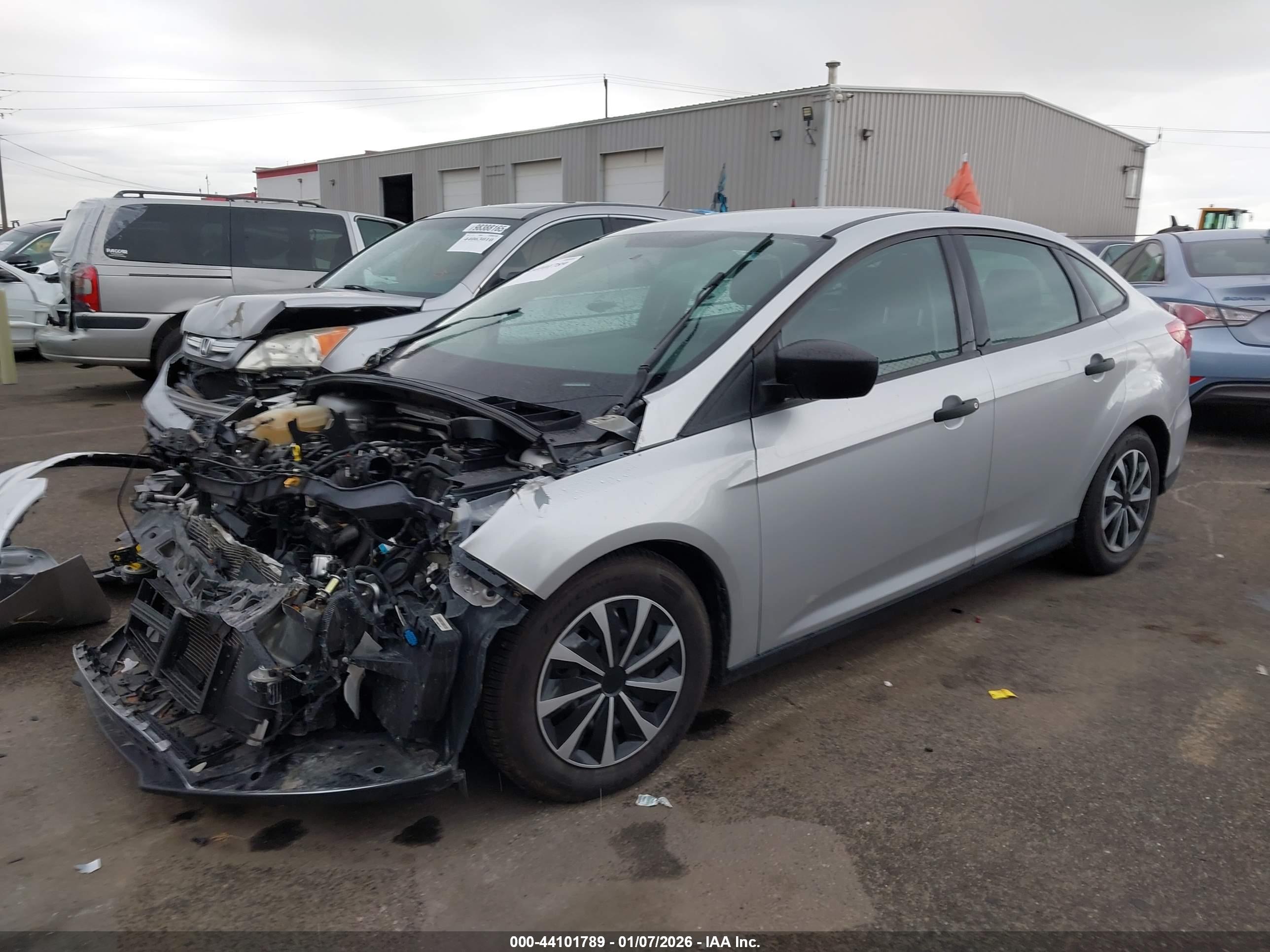 FORD FOCUS image 2