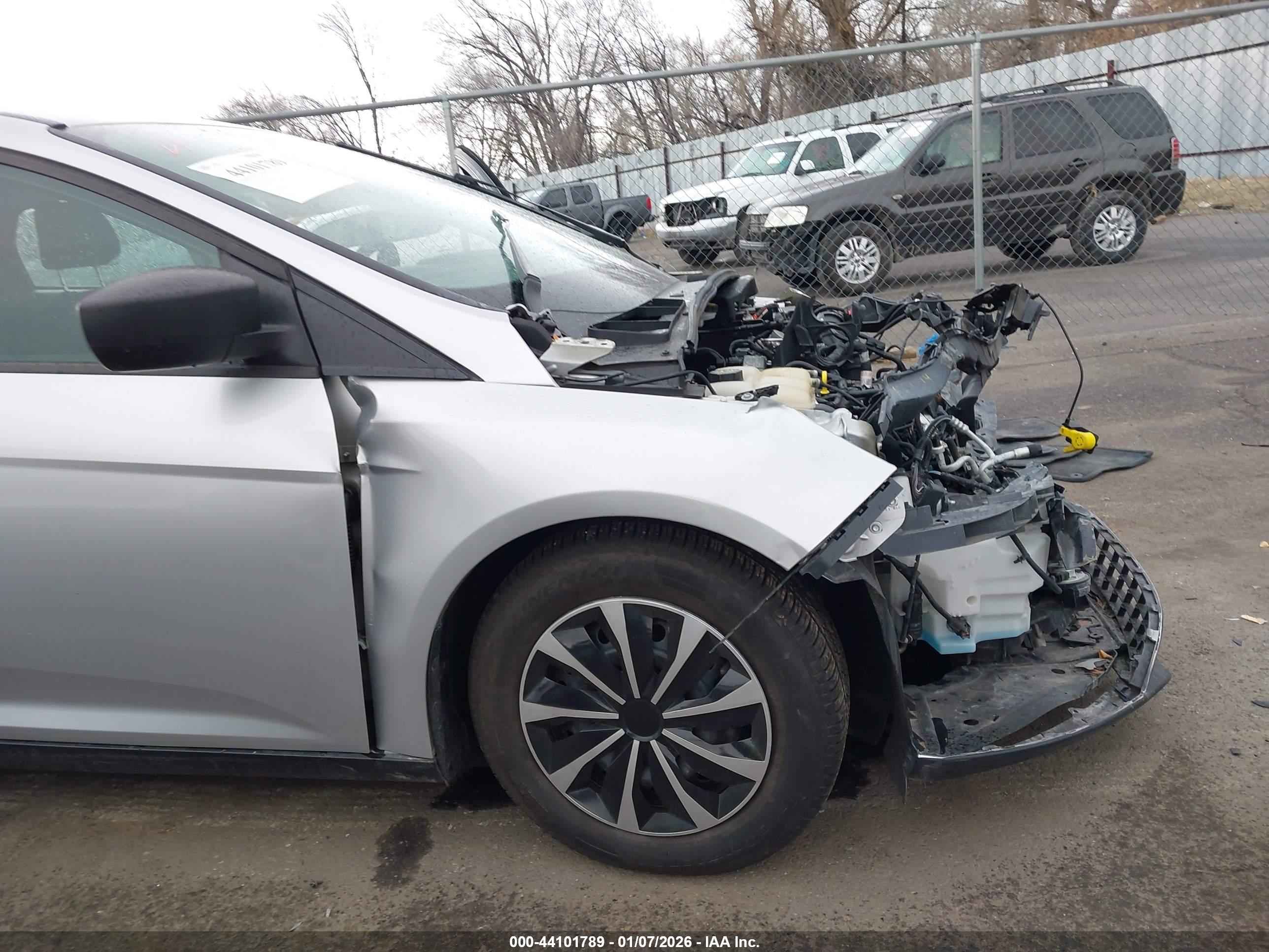 FORD FOCUS image 6