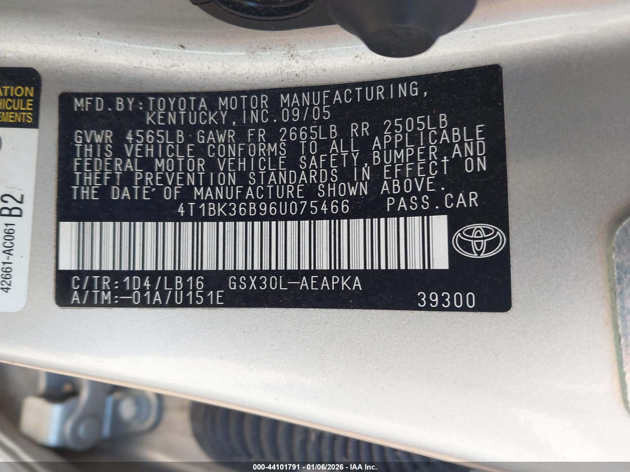 TOYOTA AVALON image 9