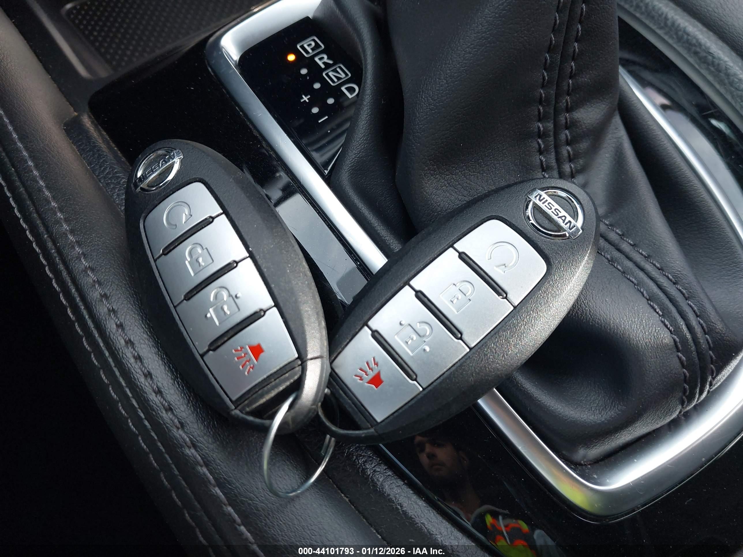 NISSAN ROGUE image 11