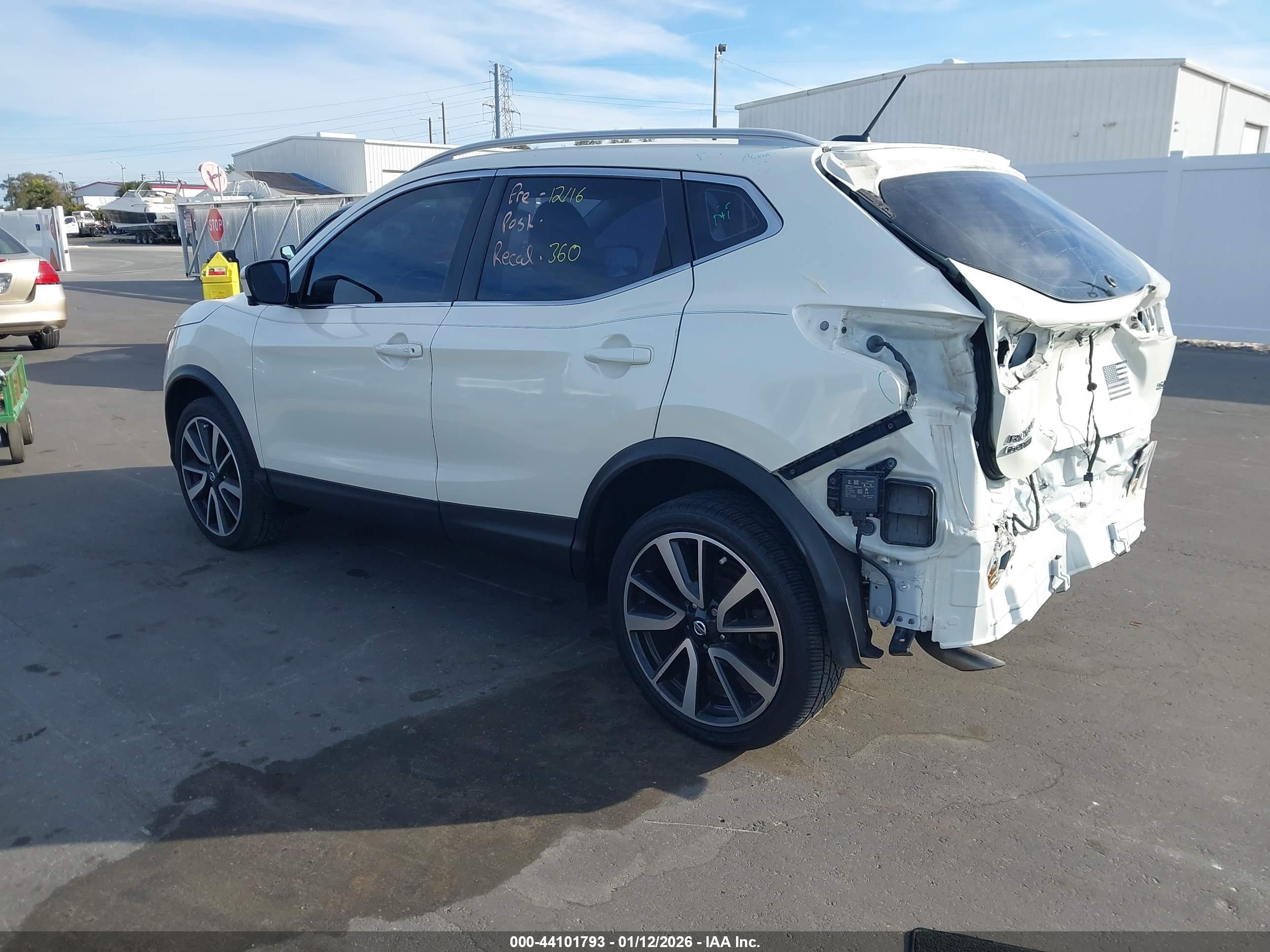 NISSAN ROGUE image 3