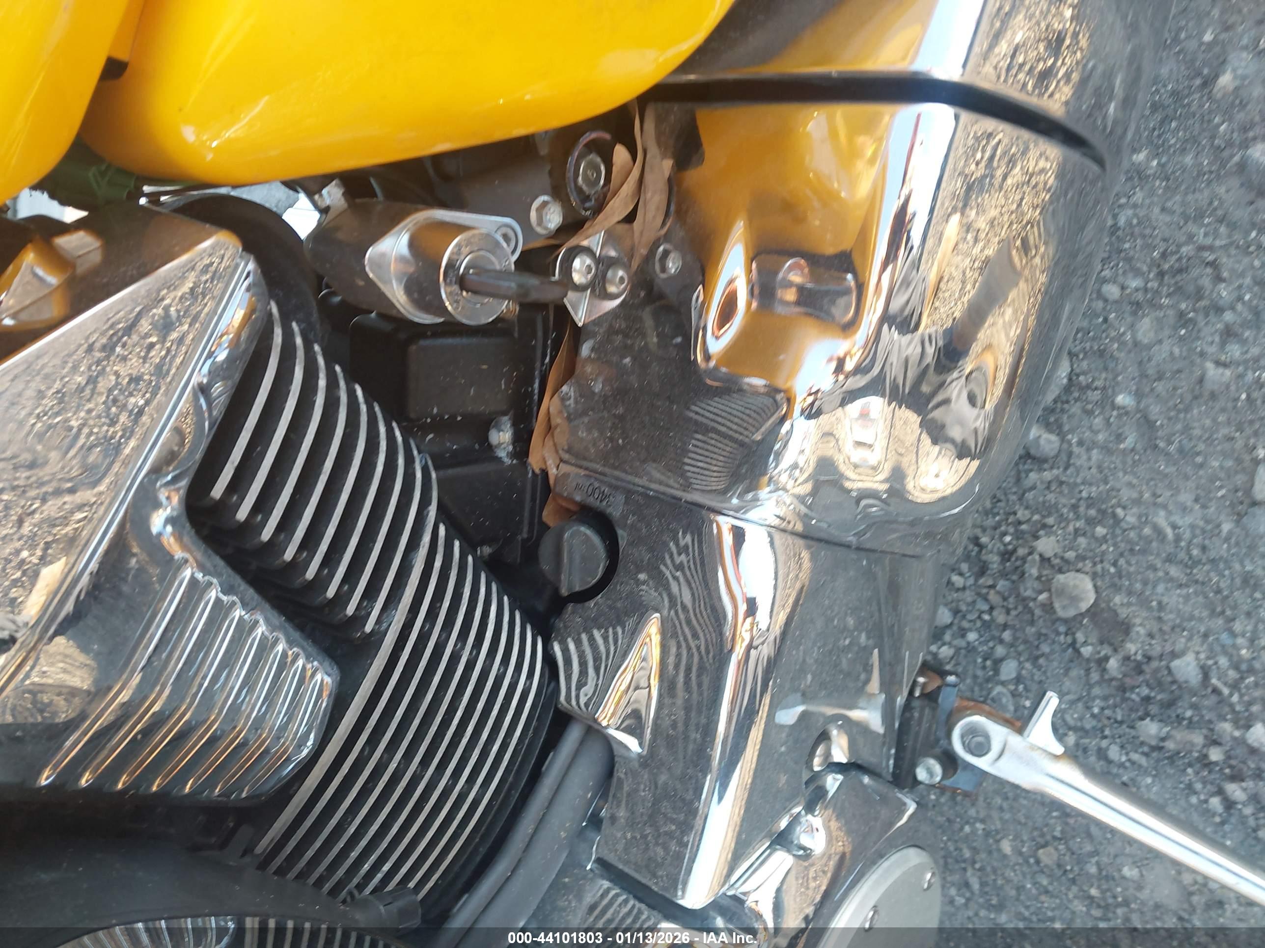 SUZUKI VZR1800 image 11