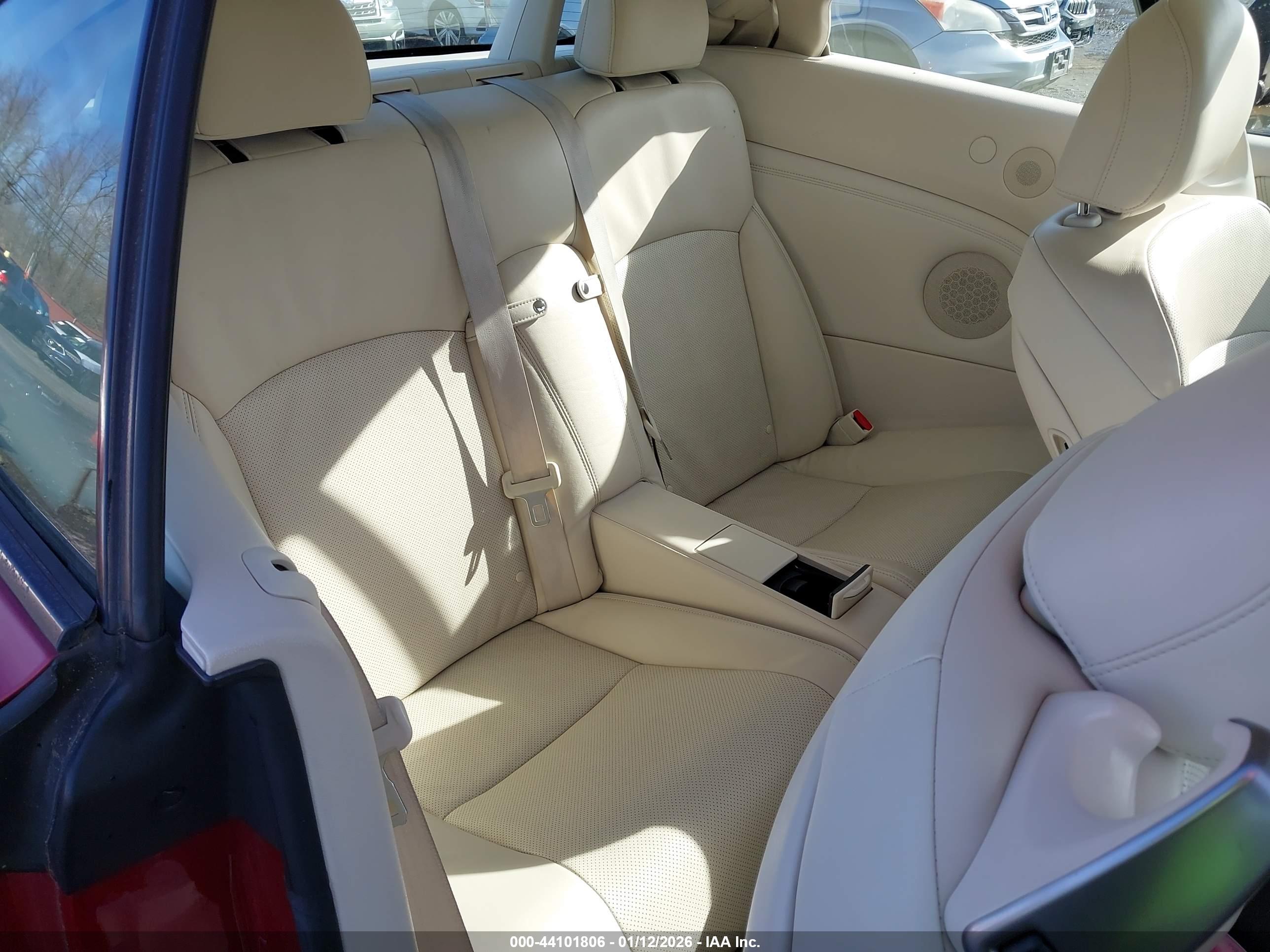 LEXUS IS image 8