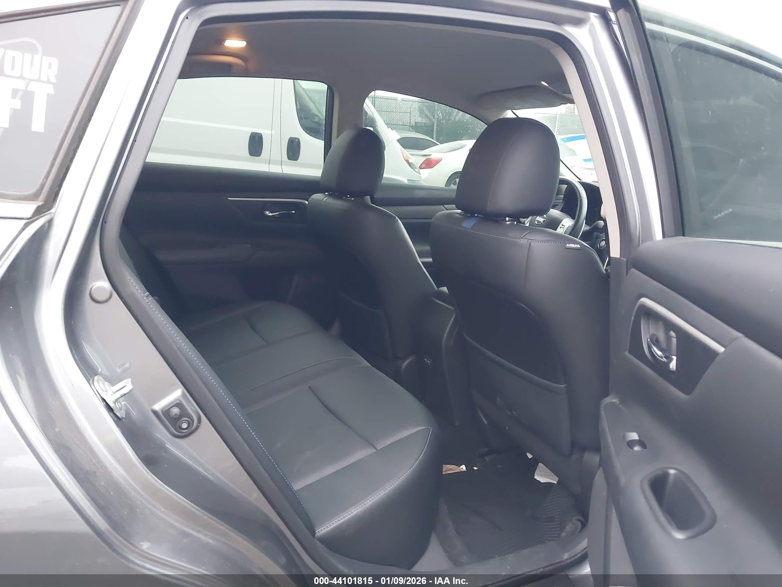 NISSAN ALTIMA image 8