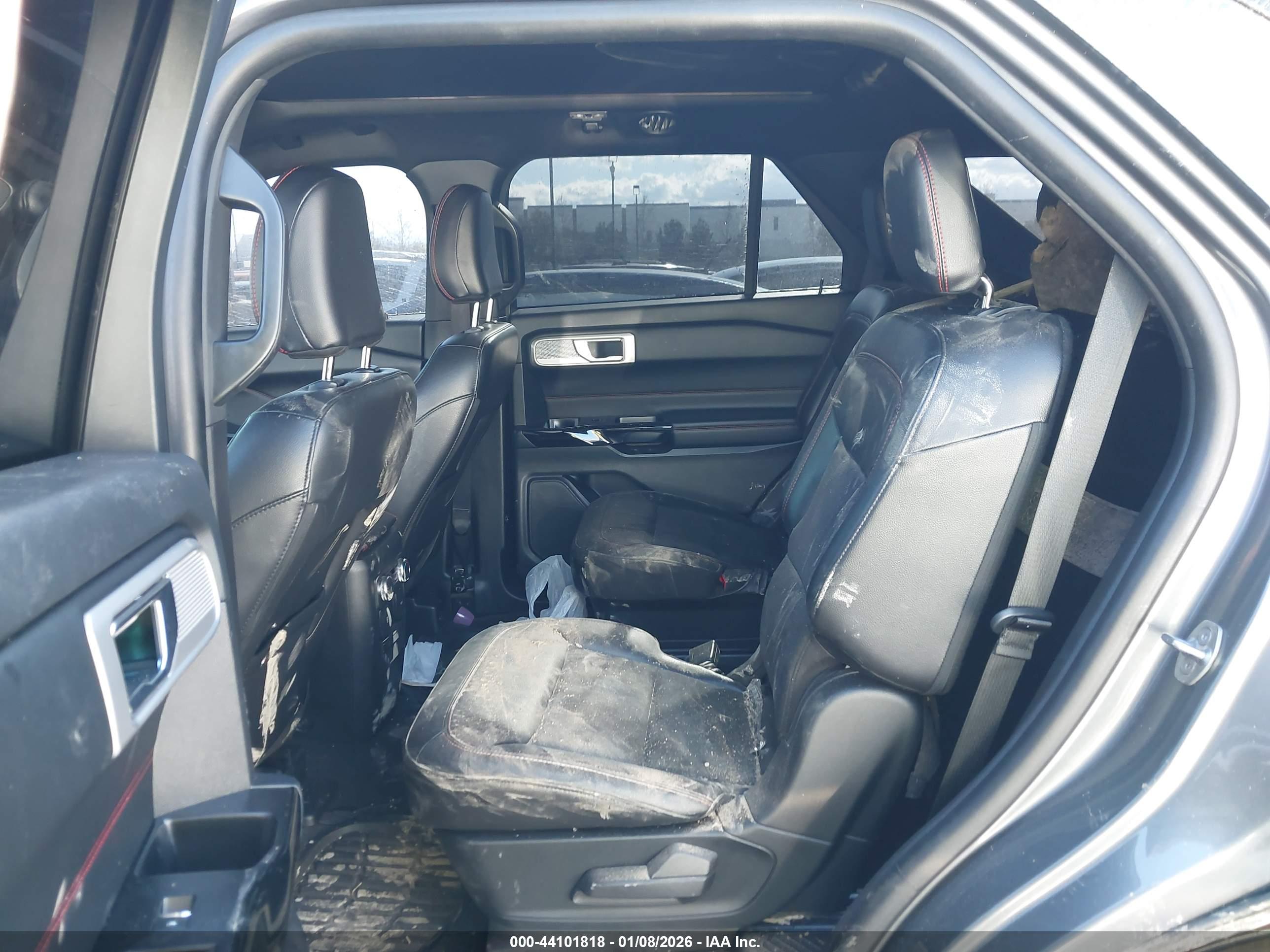 FORD EXPLORER image 8