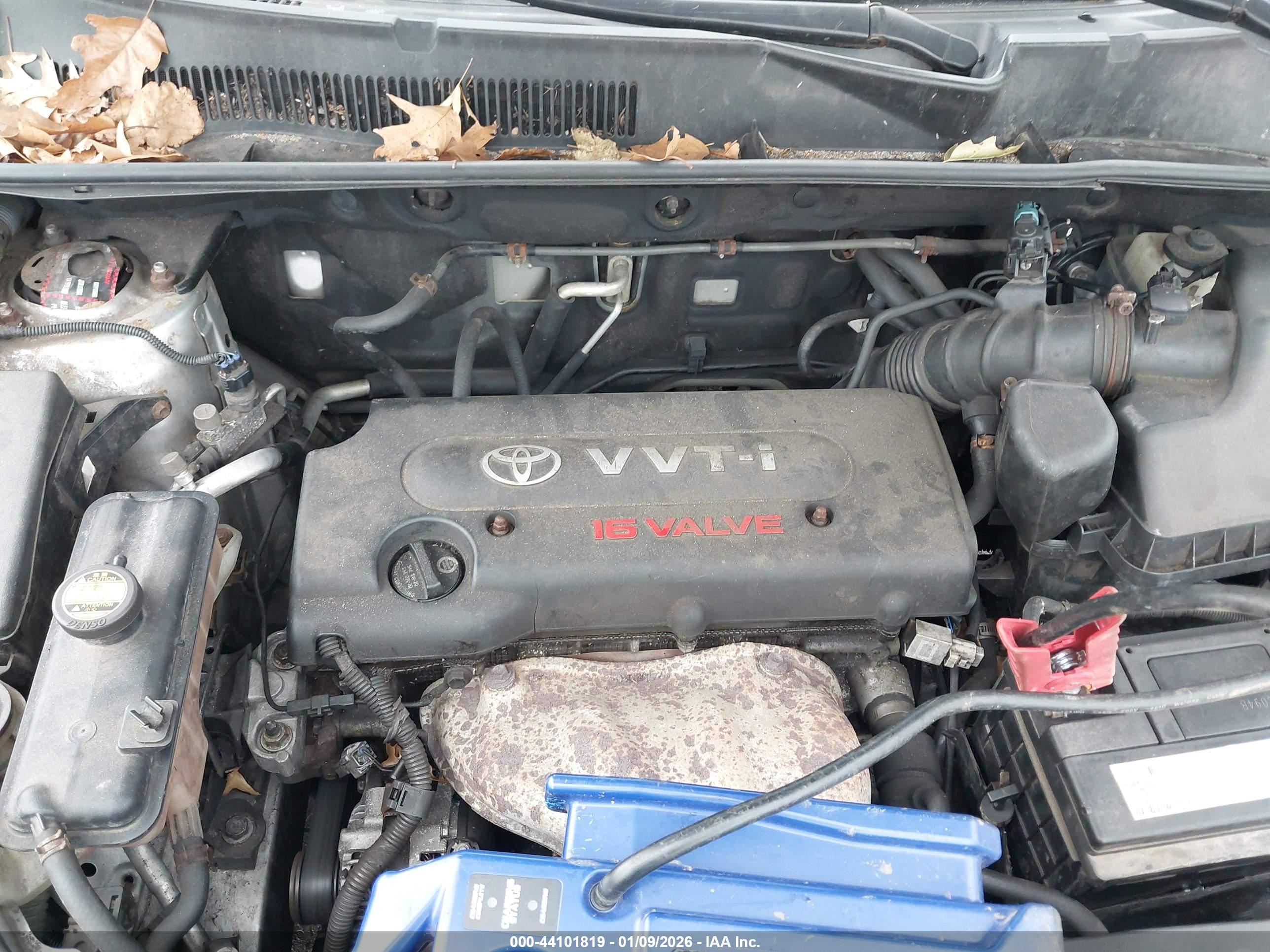 TOYOTA RAV4 image 10