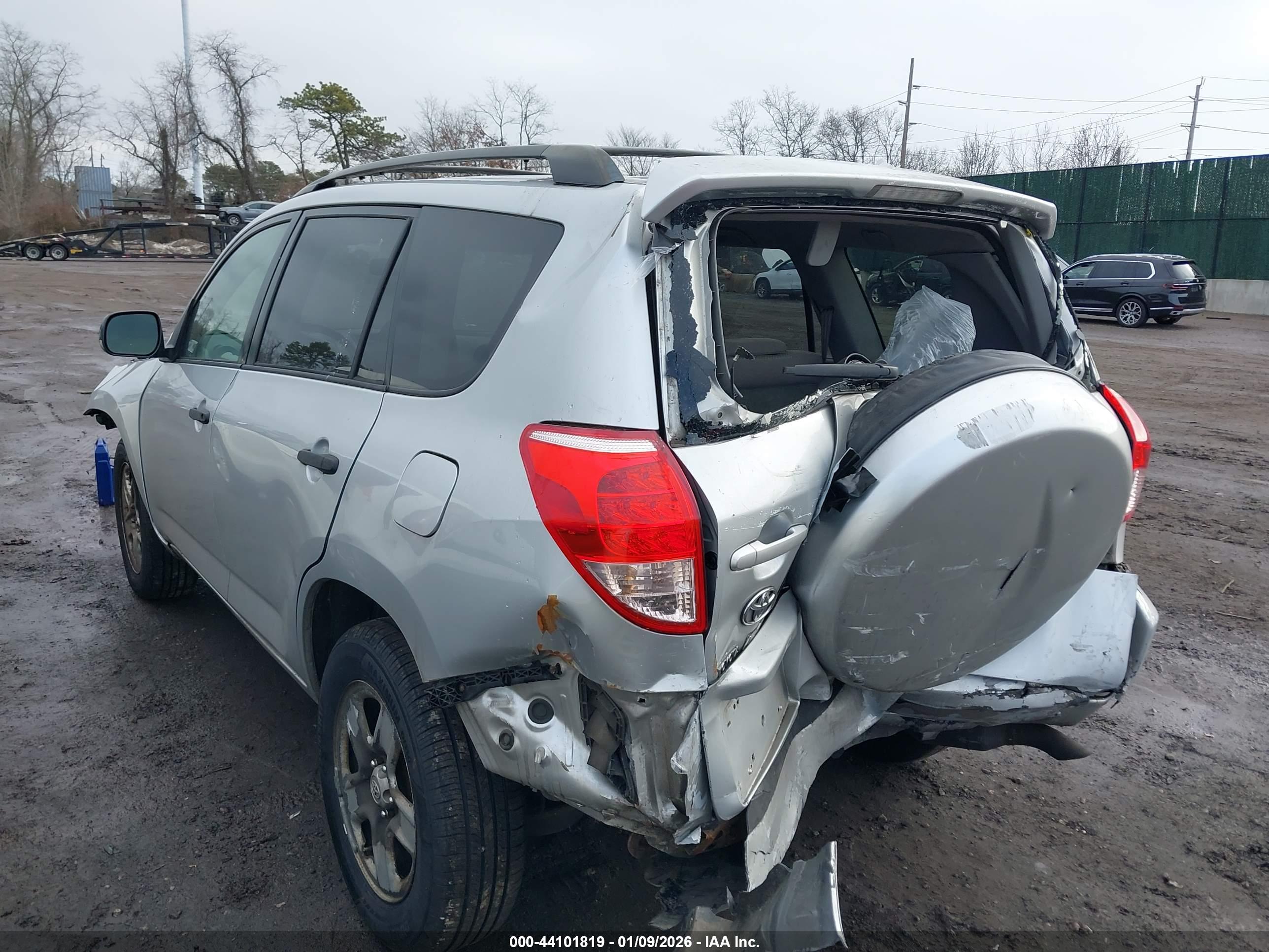 TOYOTA RAV4 image 3