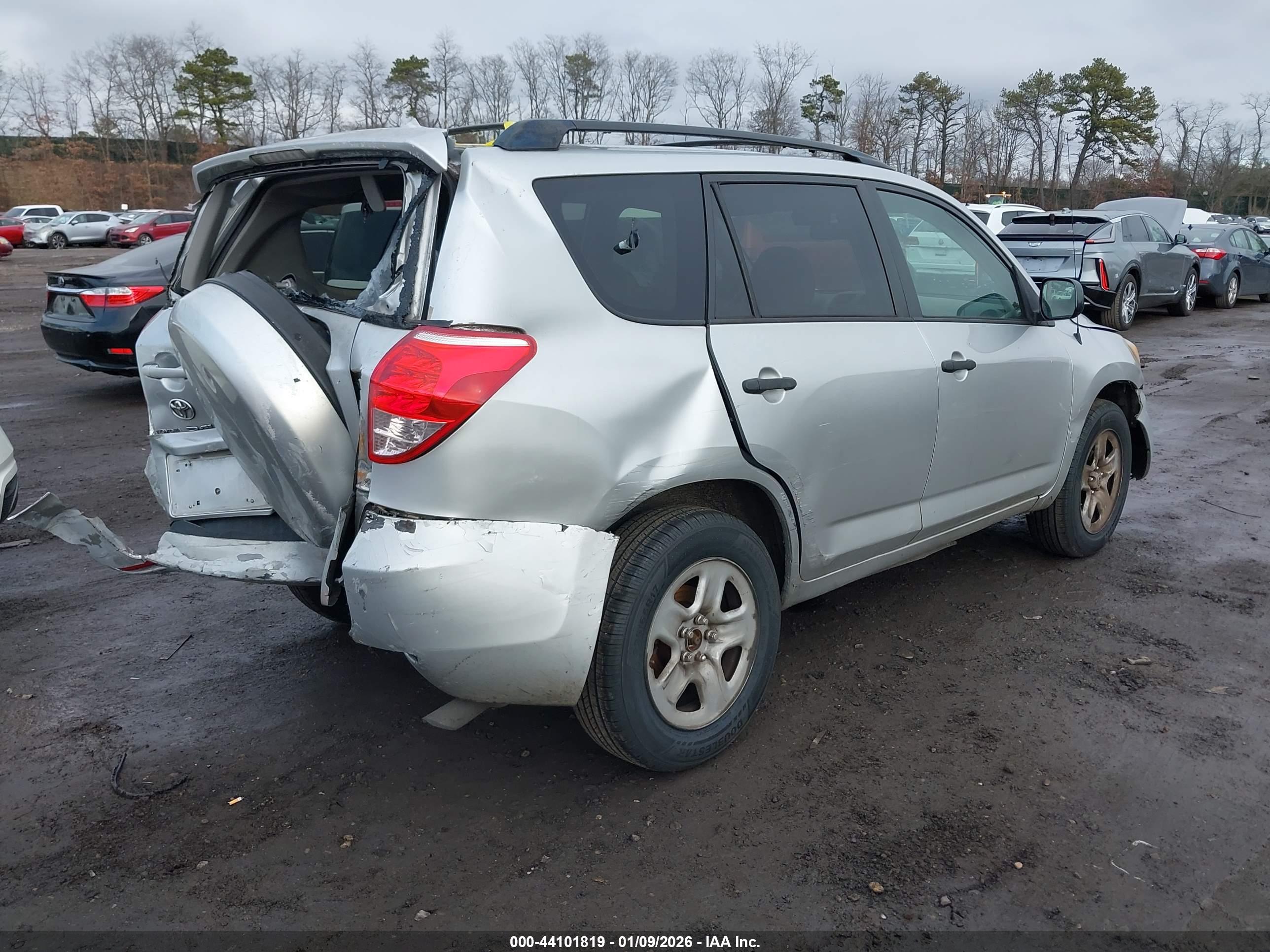 TOYOTA RAV4 image 4