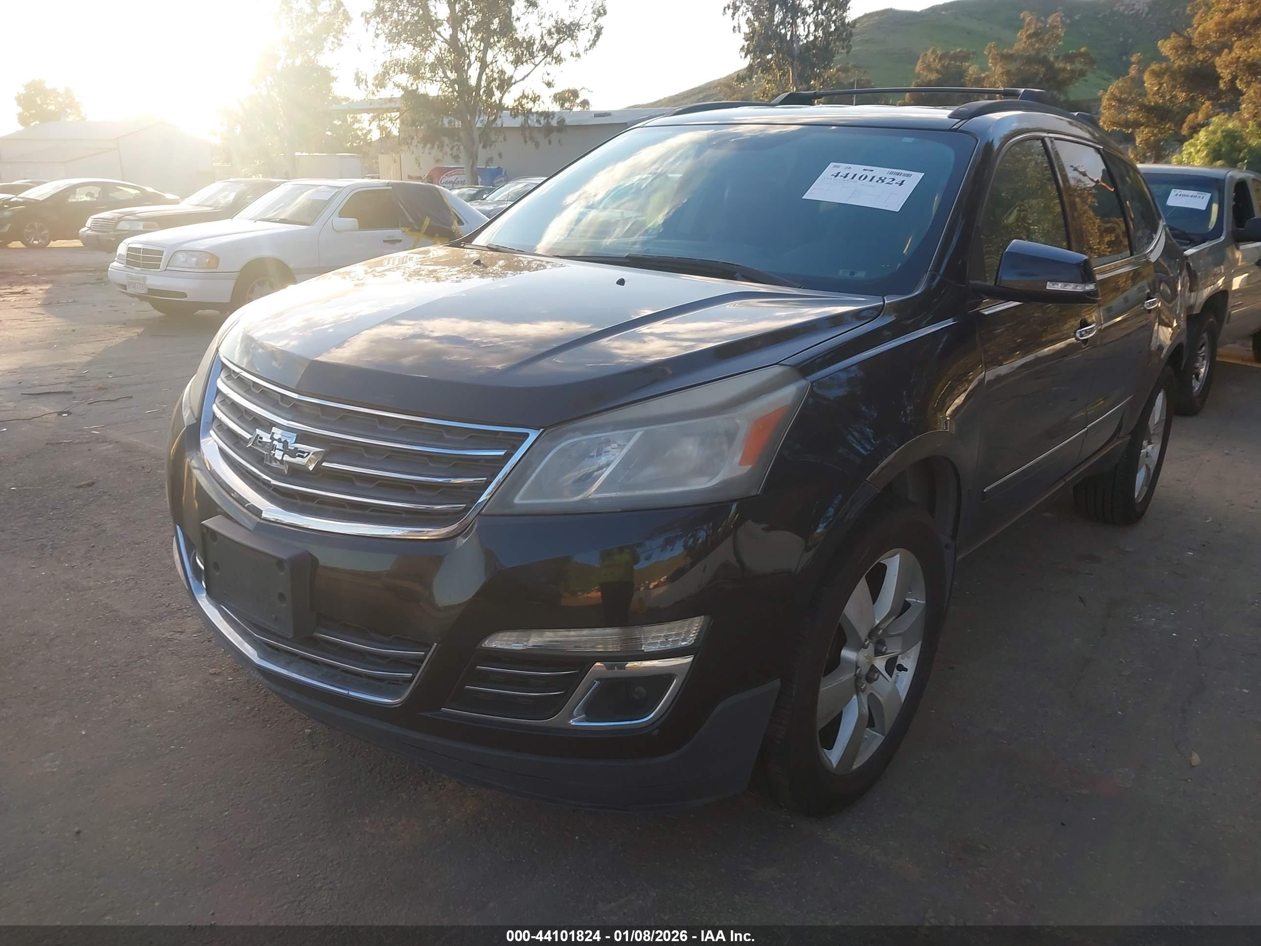 CHEVROLET TRAVERSE image 2