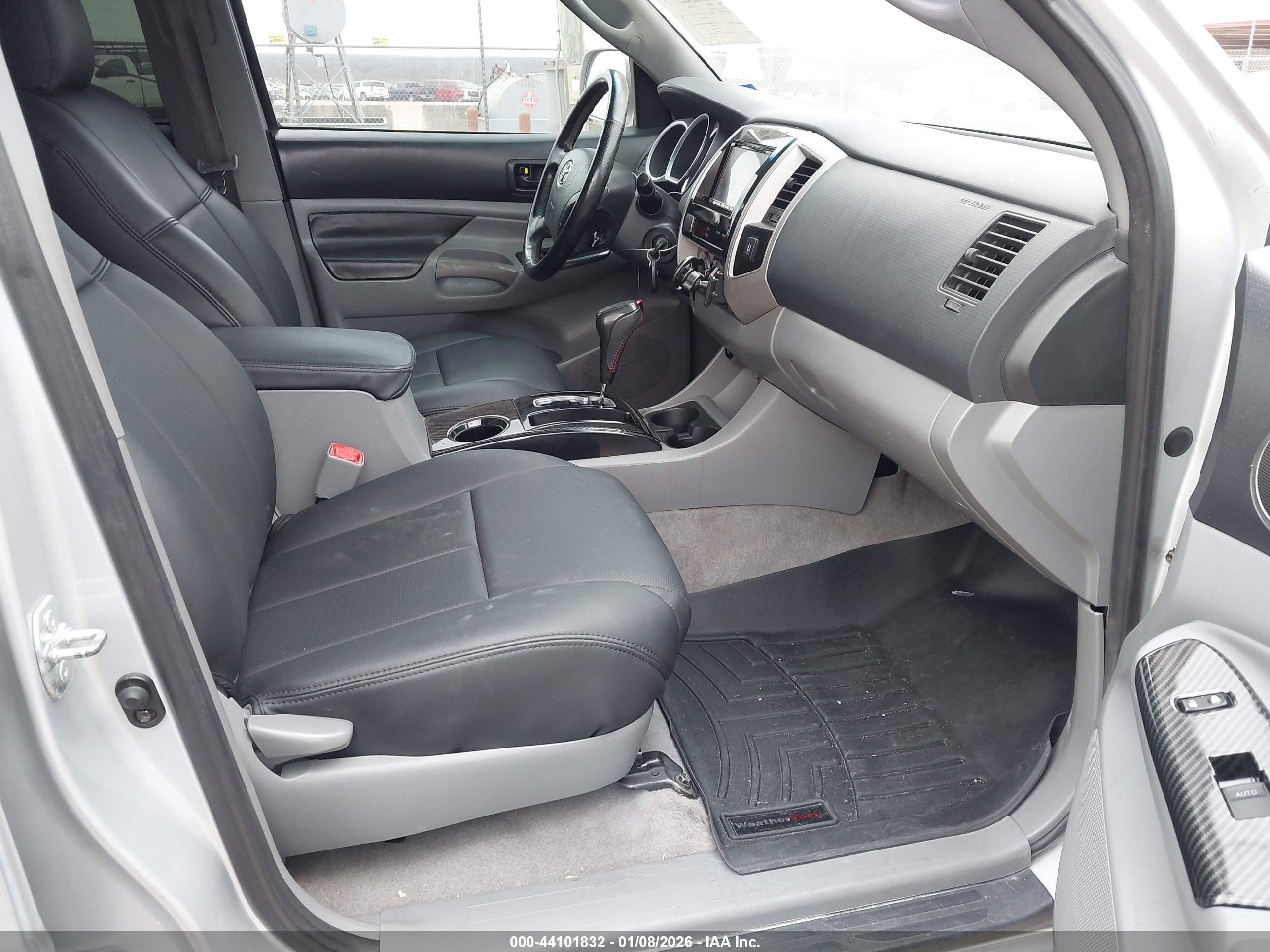 TOYOTA TACOMA image 5
