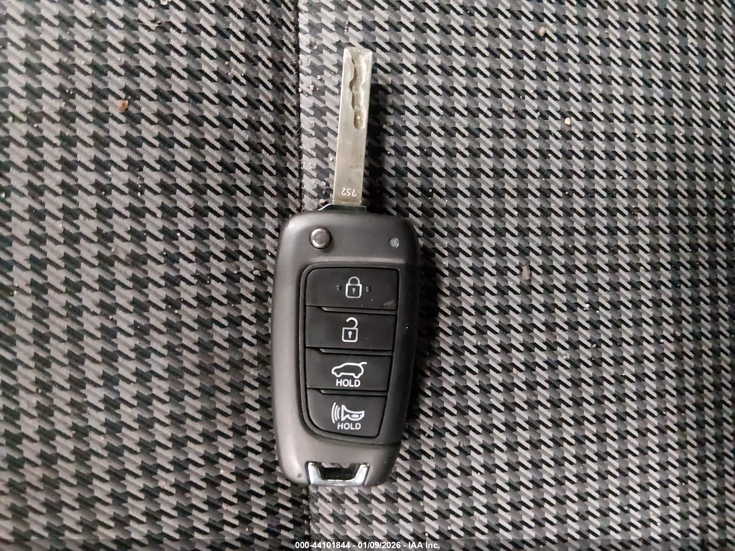 HYUNDAI KONA image 11