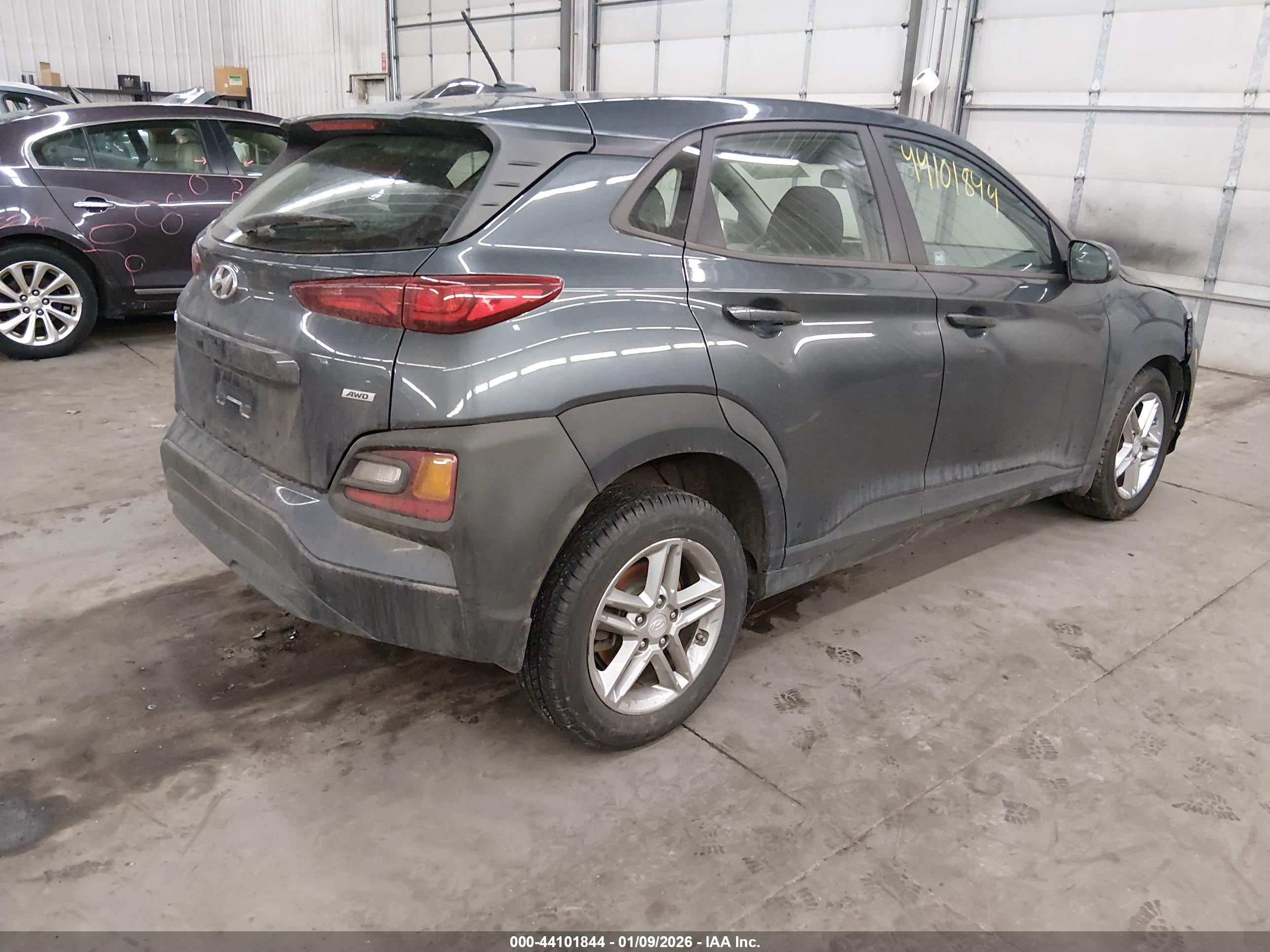 HYUNDAI KONA image 4
