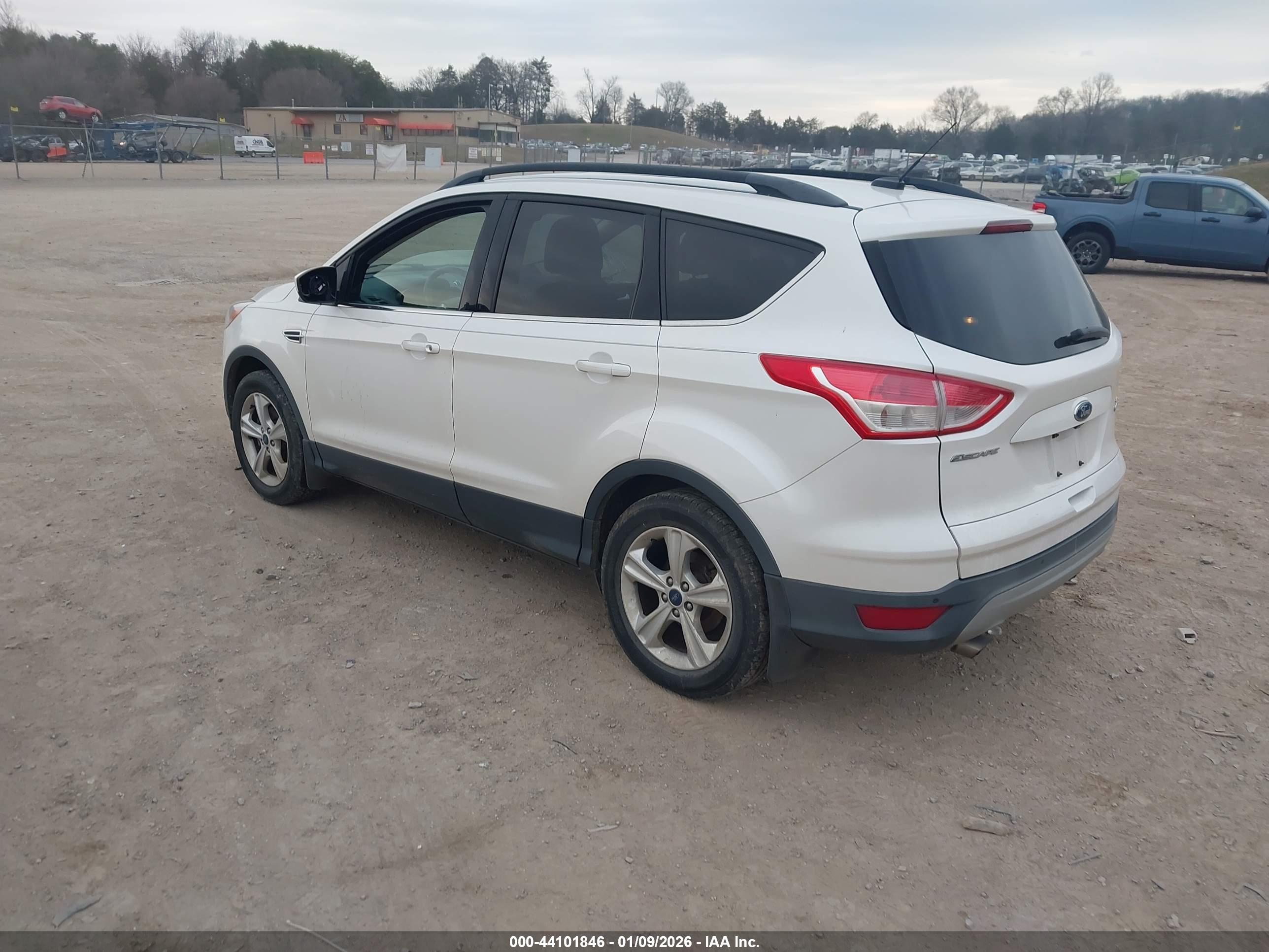 FORD ESCAPE image 3