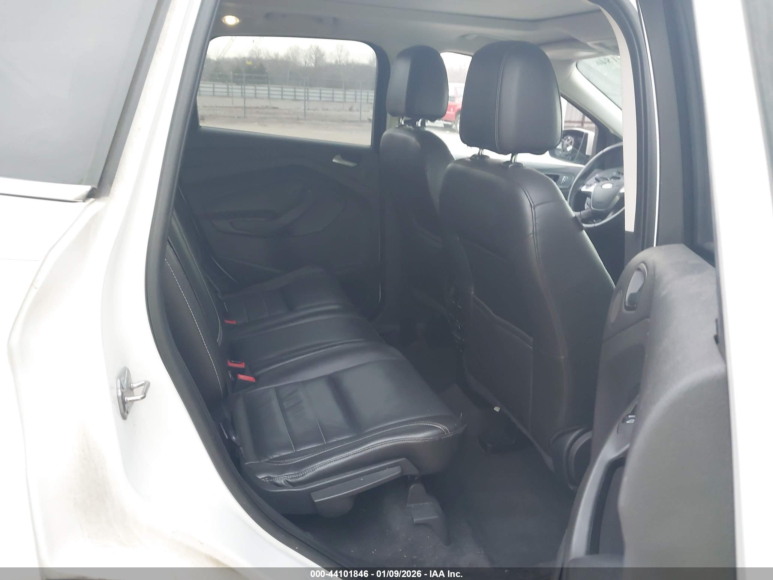 FORD ESCAPE image 8