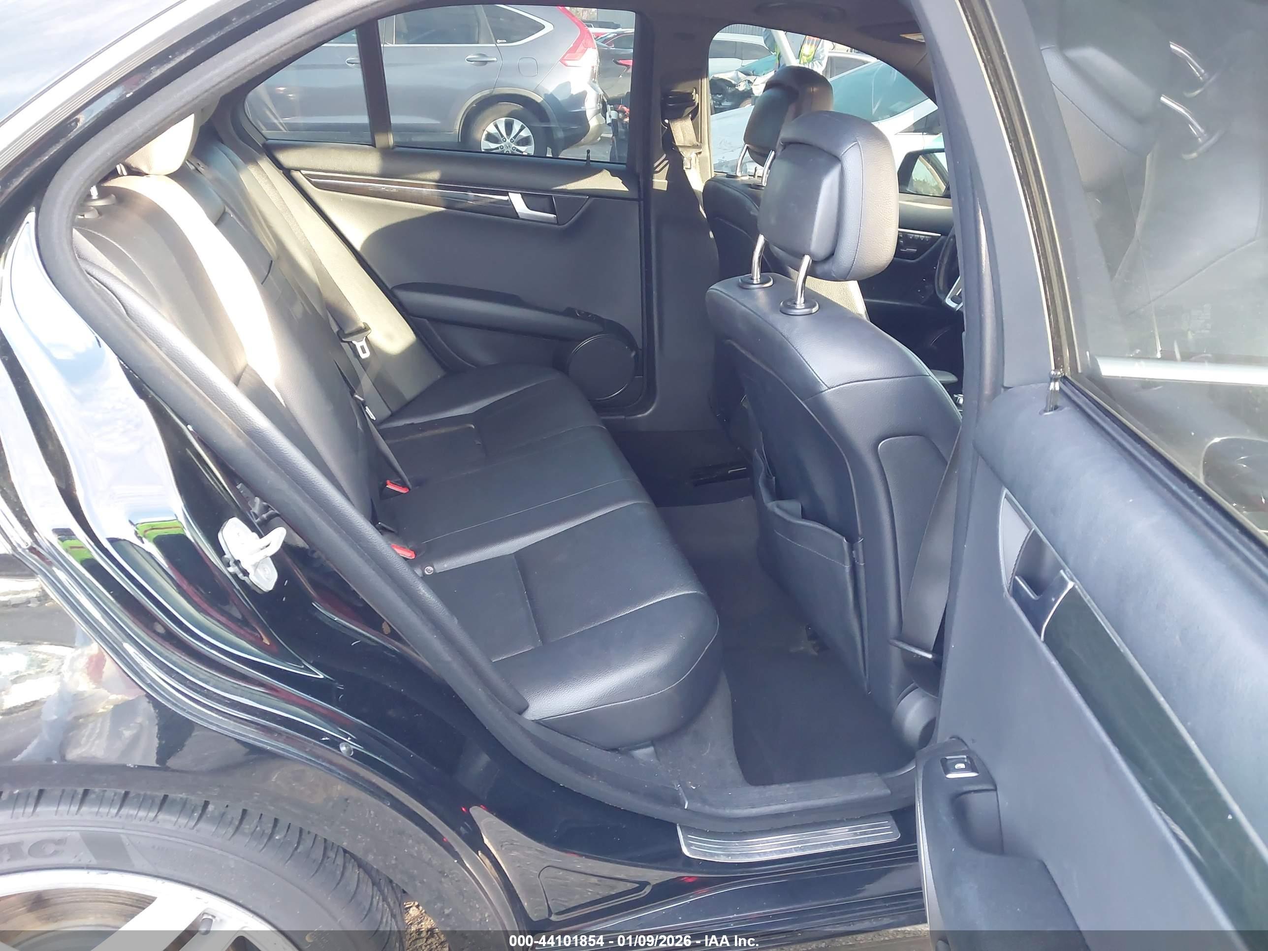 MERCEDES-BENZ C image 8