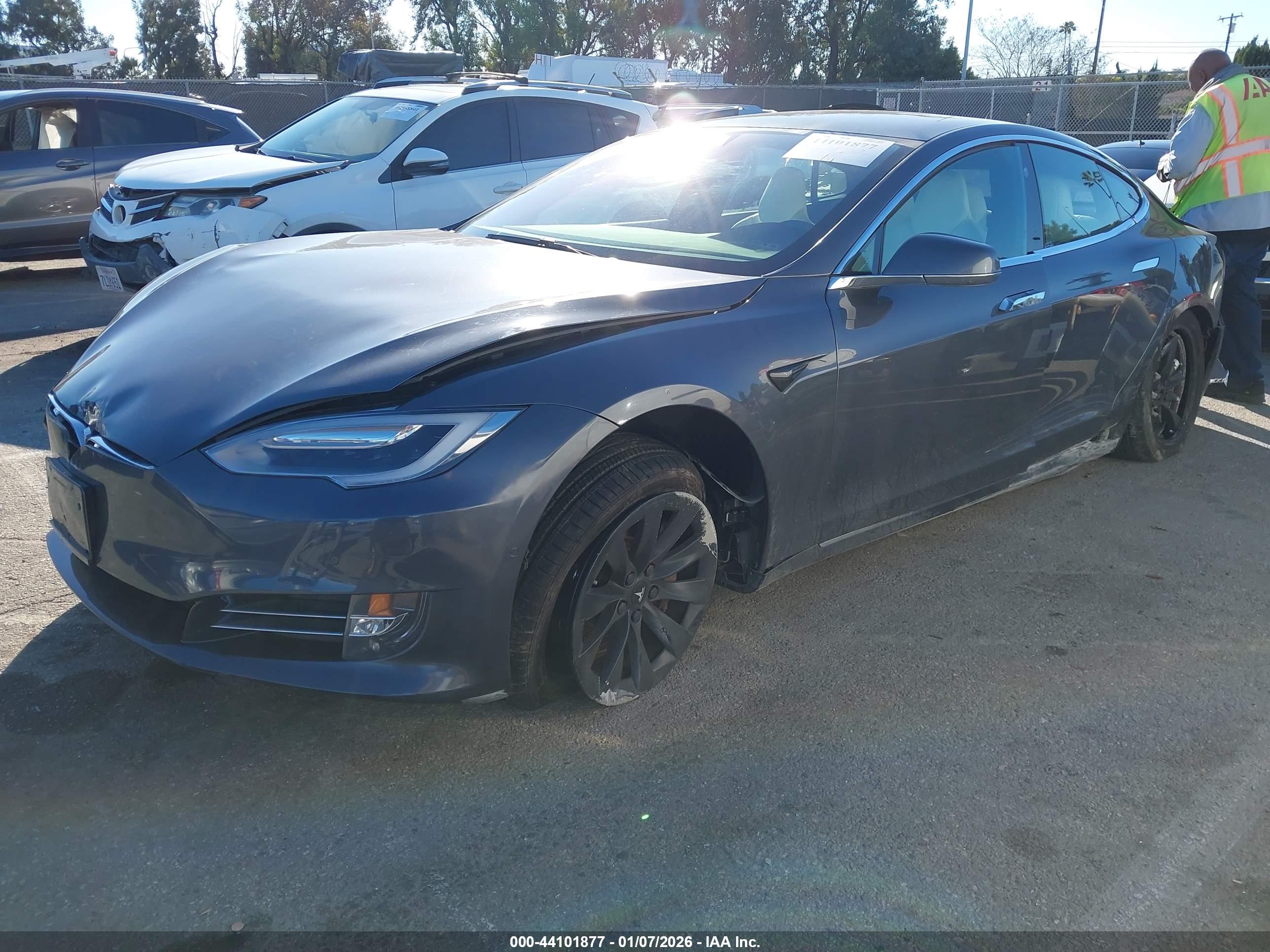 TESLA MODEL image 2