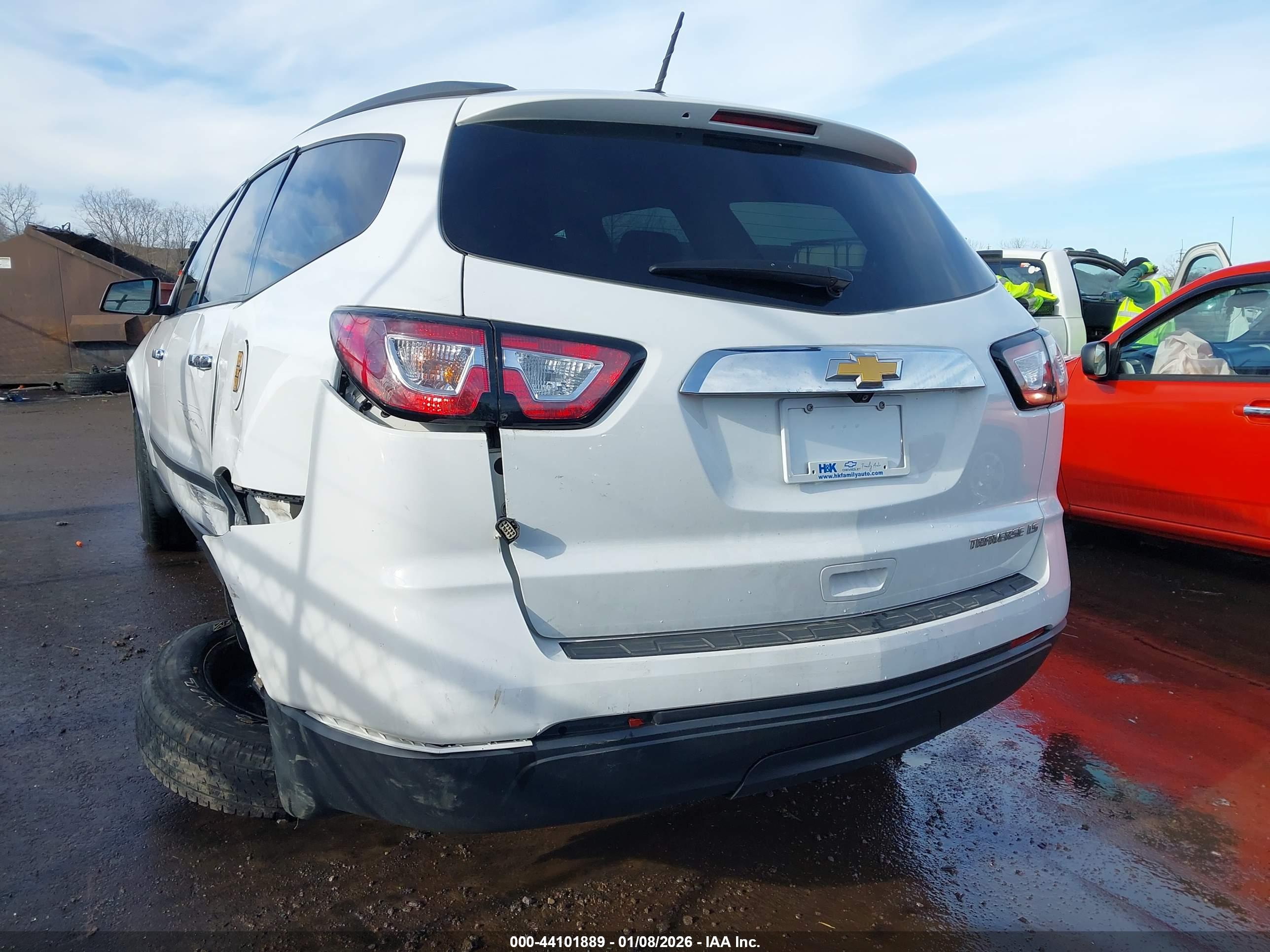 CHEVROLET TRAVERSE image 3