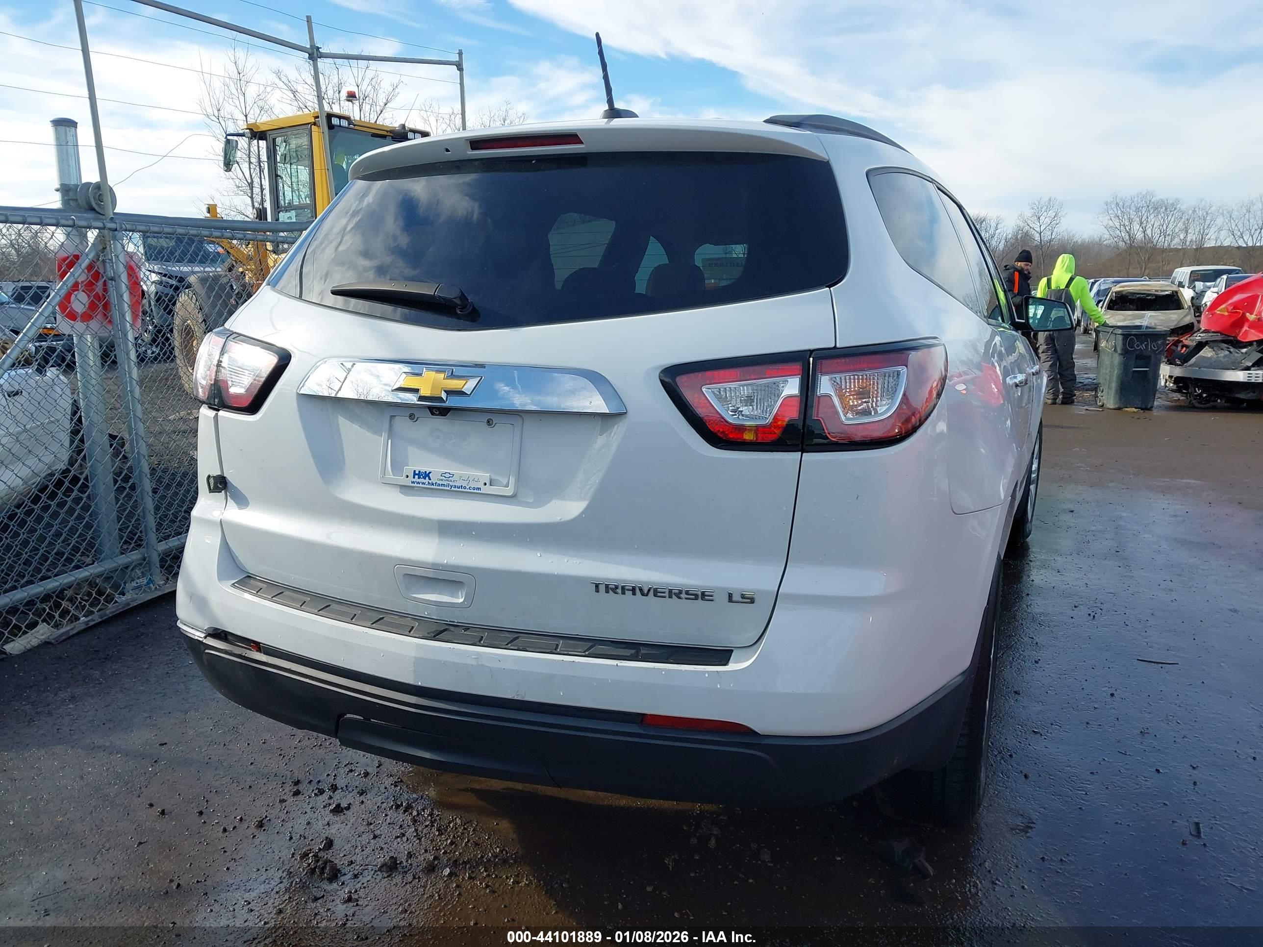 CHEVROLET TRAVERSE image 4