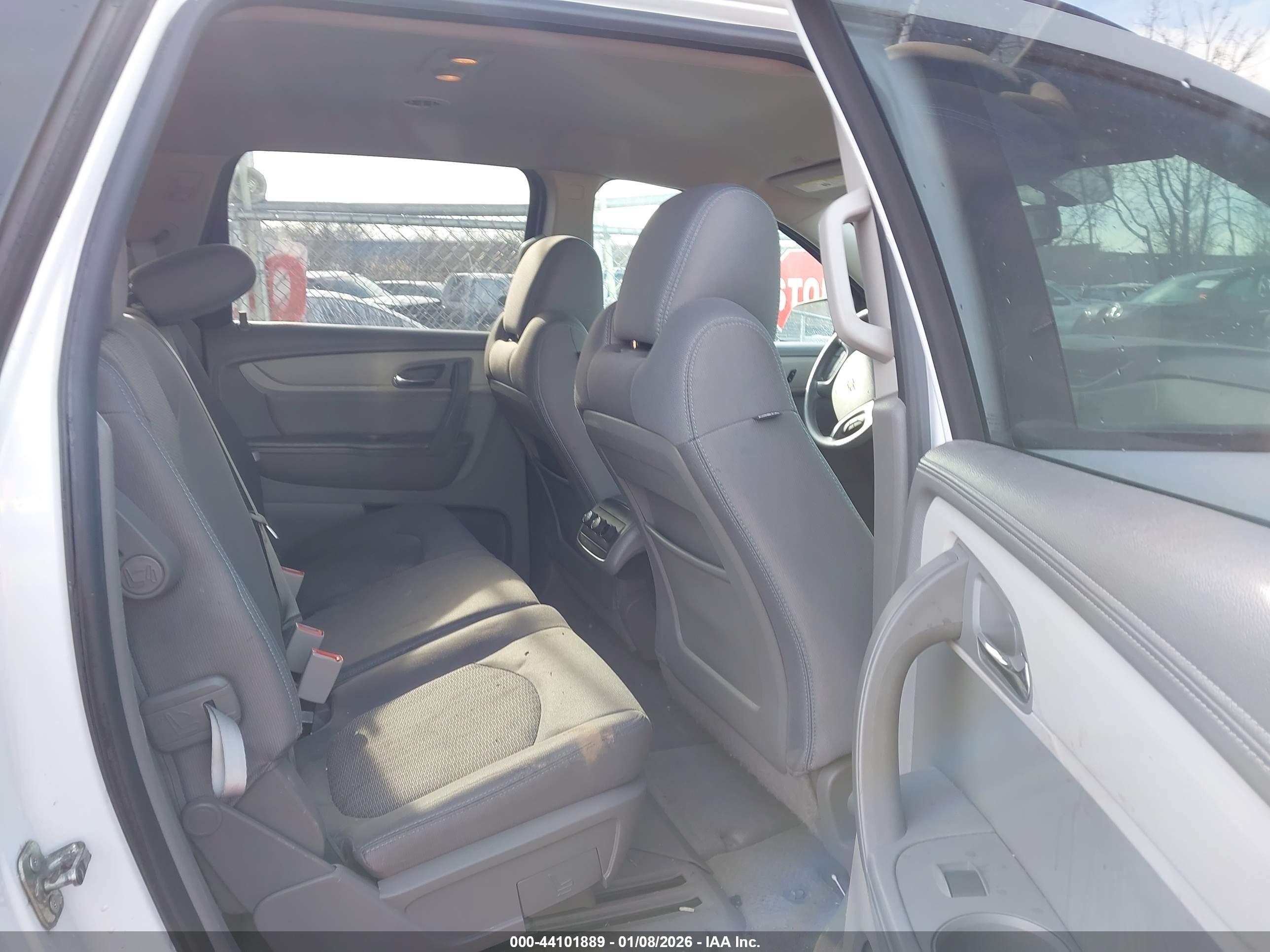 CHEVROLET TRAVERSE image 8