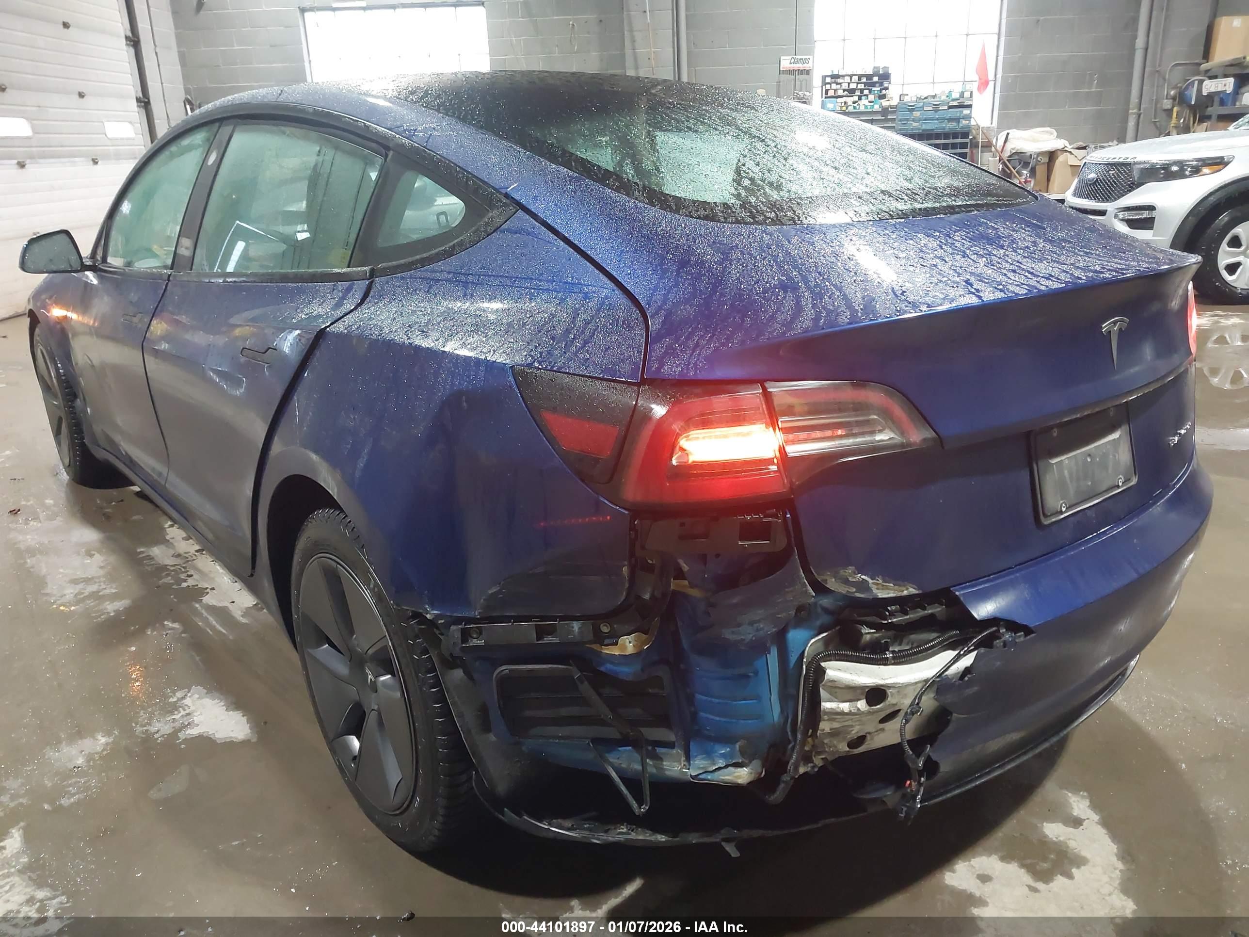 TESLA MODEL image 6