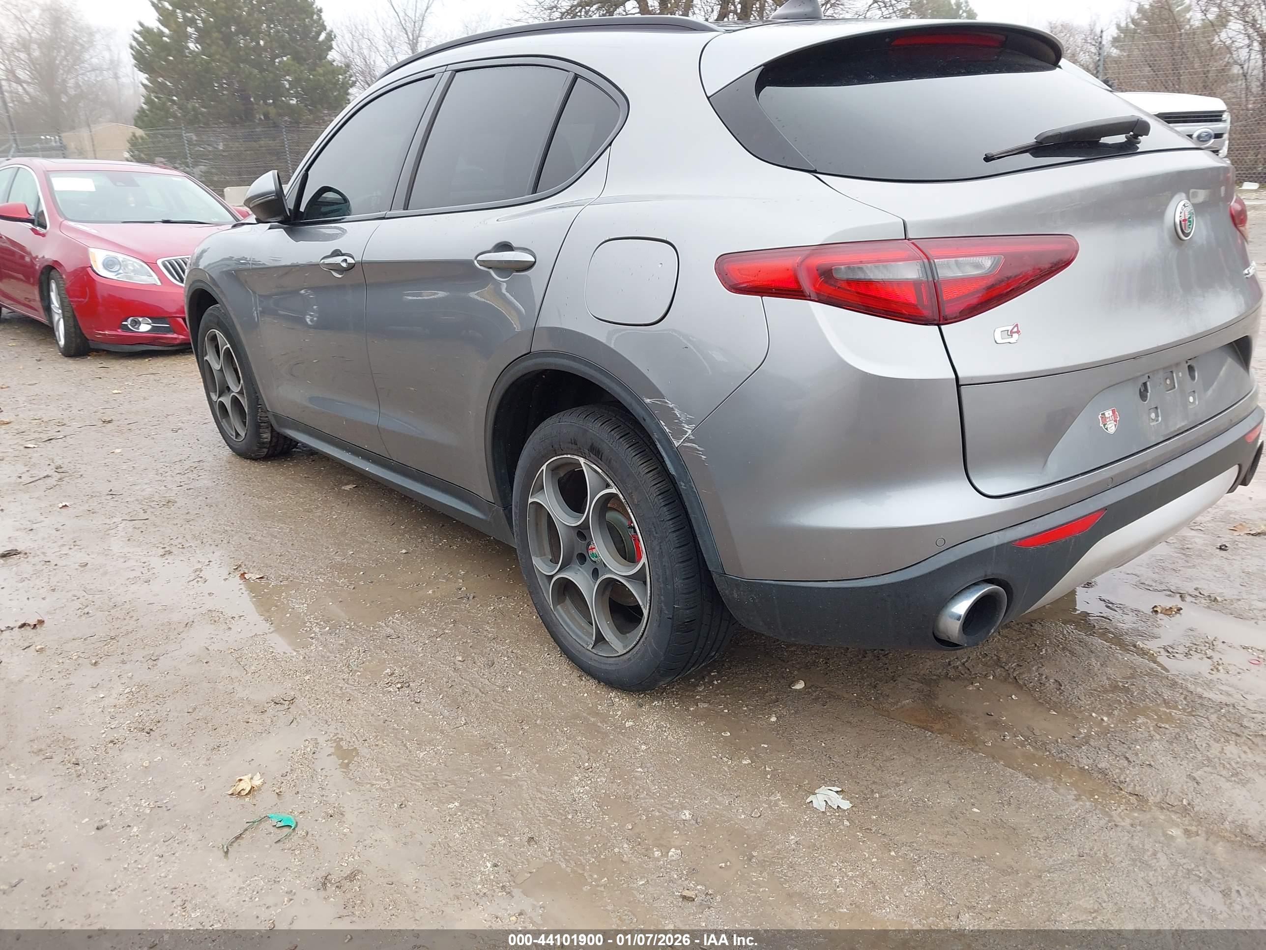 ALFA ROMEO image 3