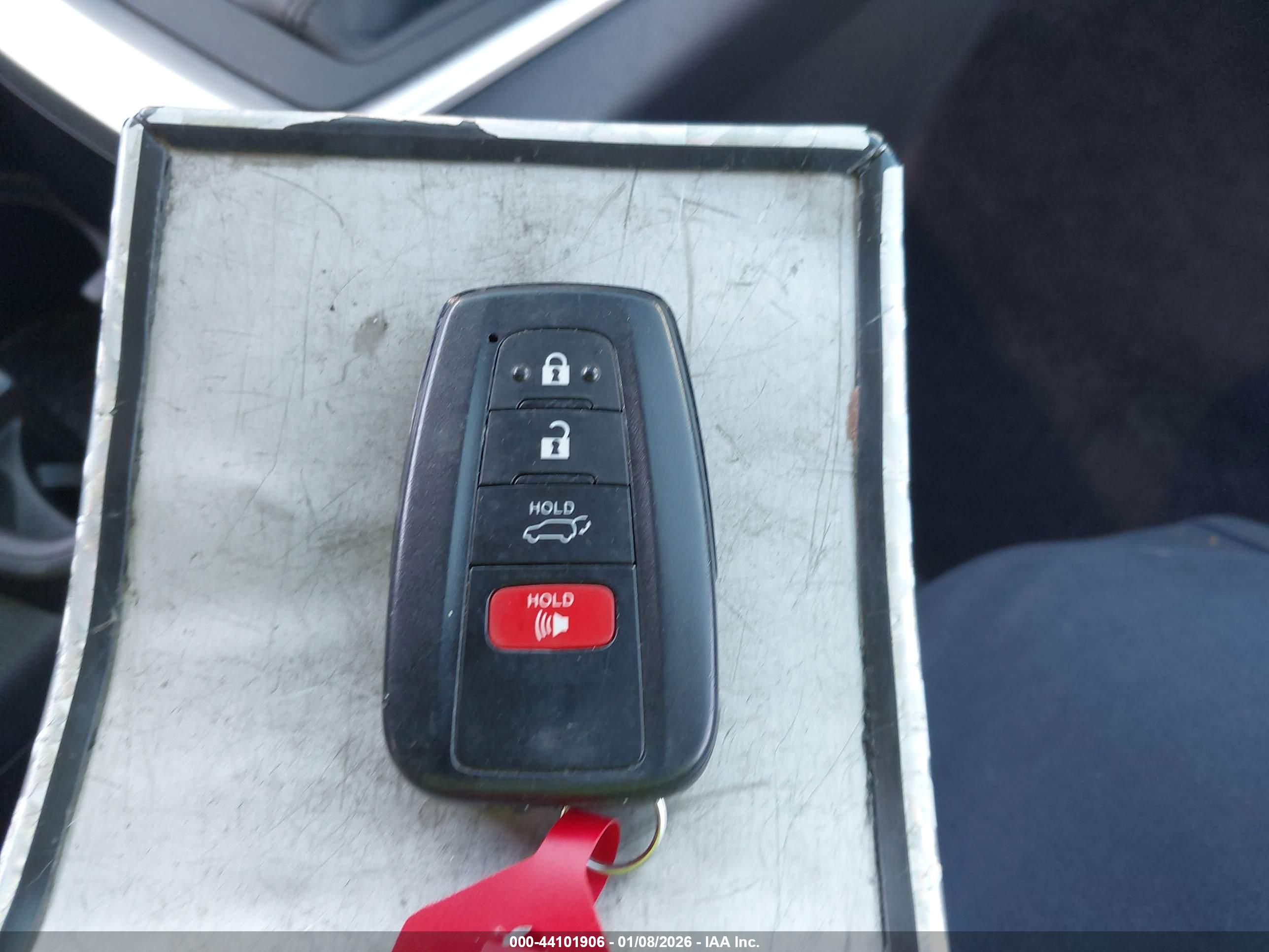 TOYOTA RAV4 image 11