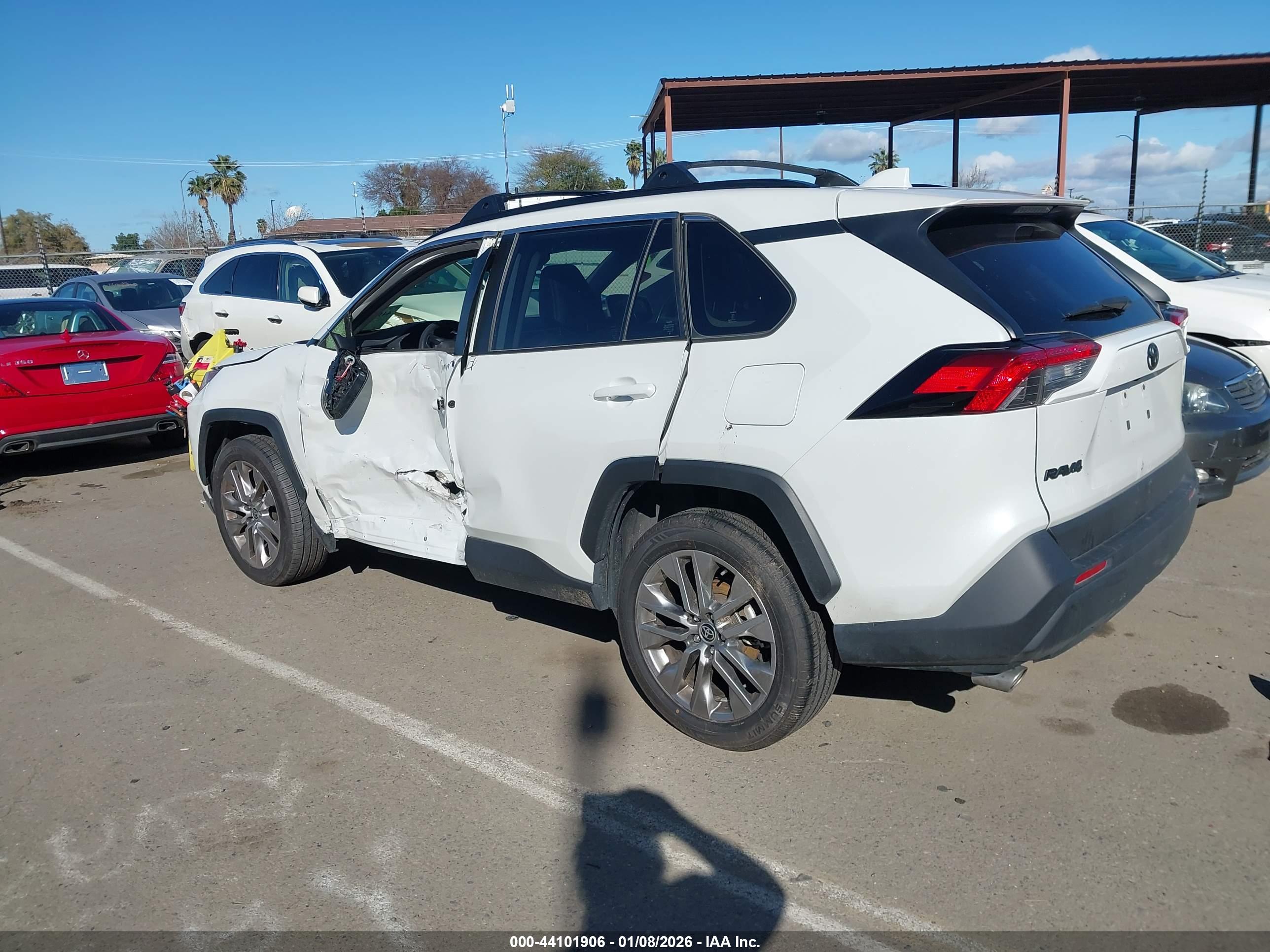 TOYOTA RAV4 image 3