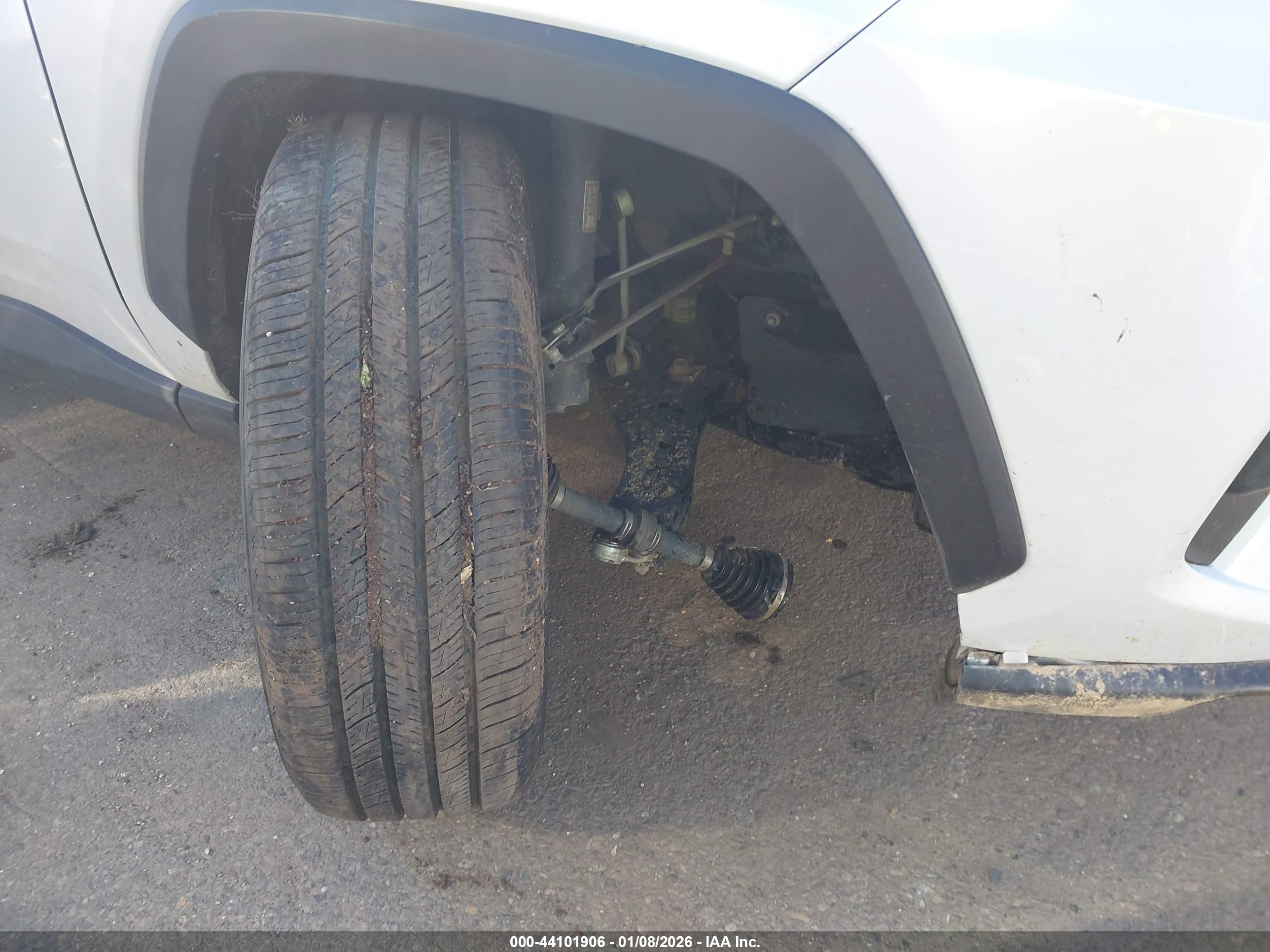 TOYOTA RAV4 image 6