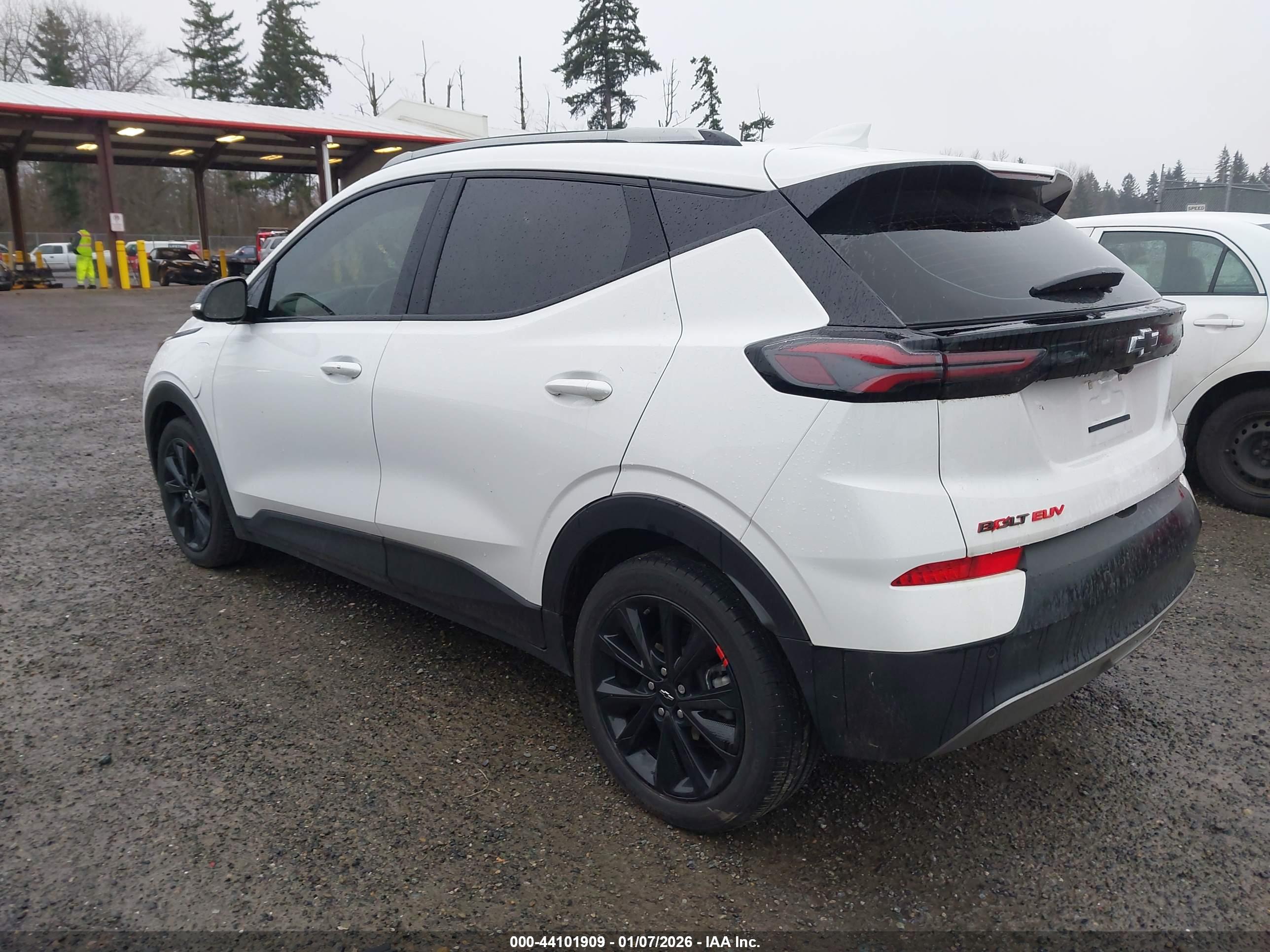 CHEVROLET BOLT image 3