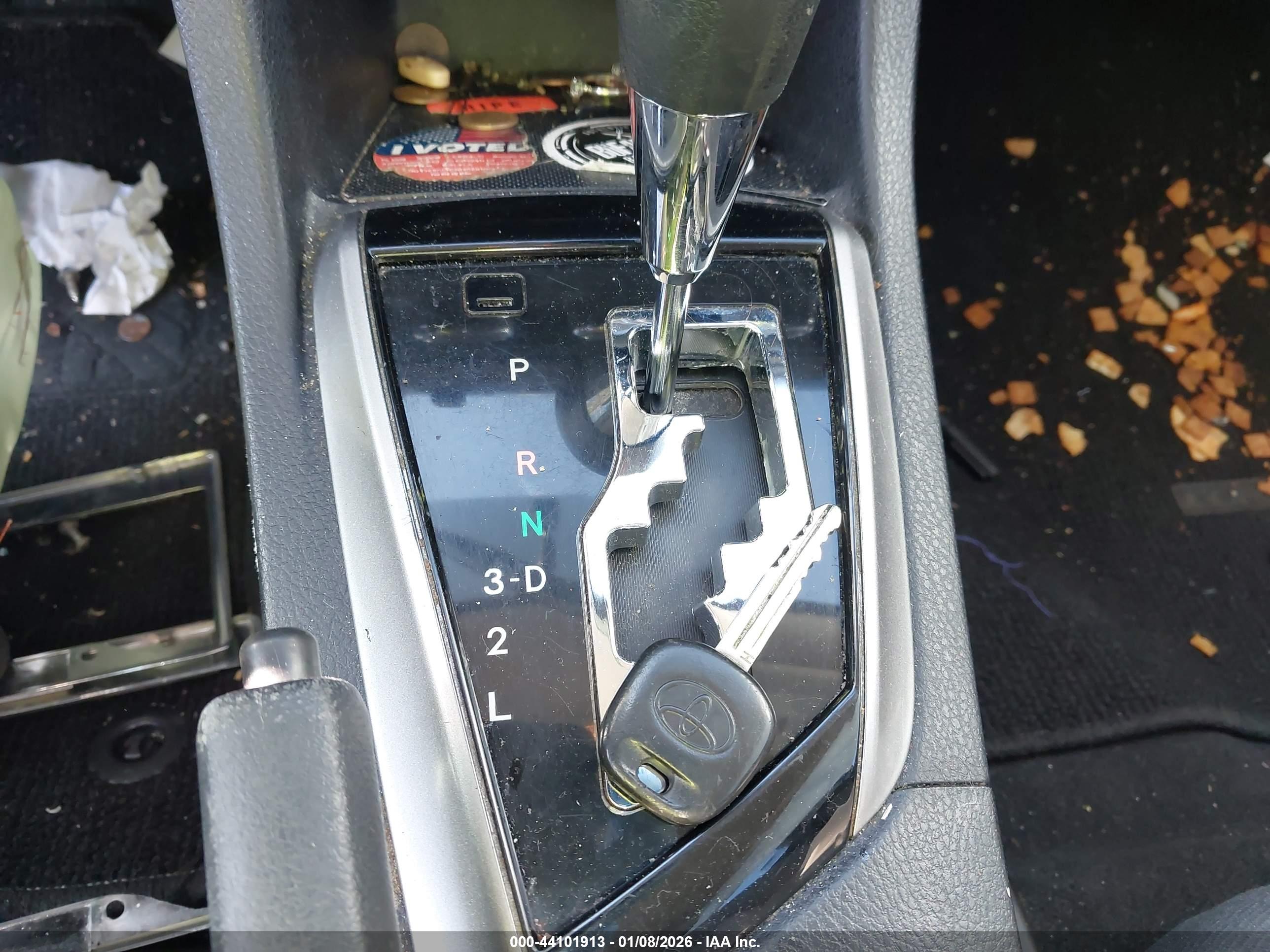 TOYOTA COROLLA image 11