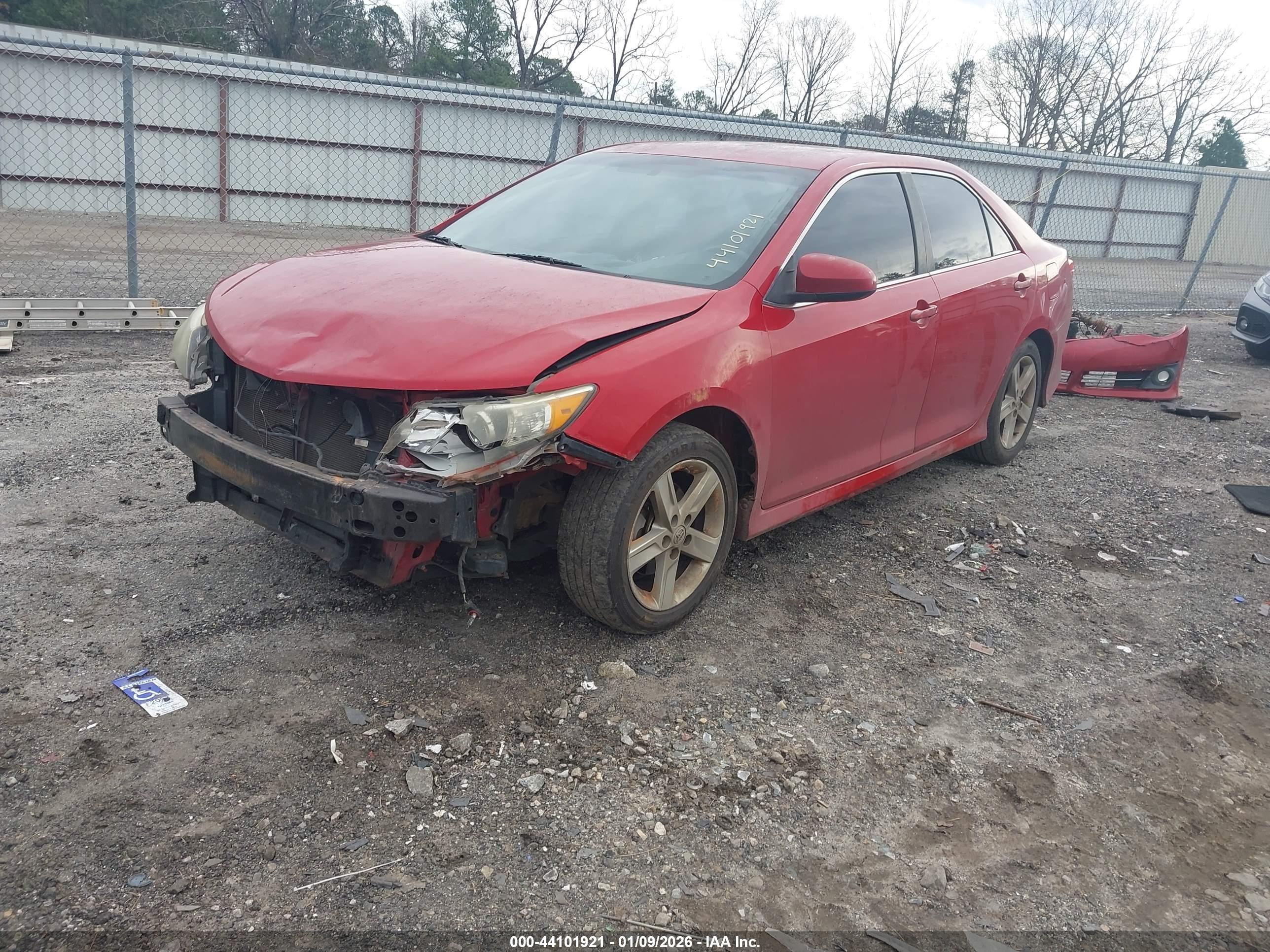 TOYOTA CAMRY image 2