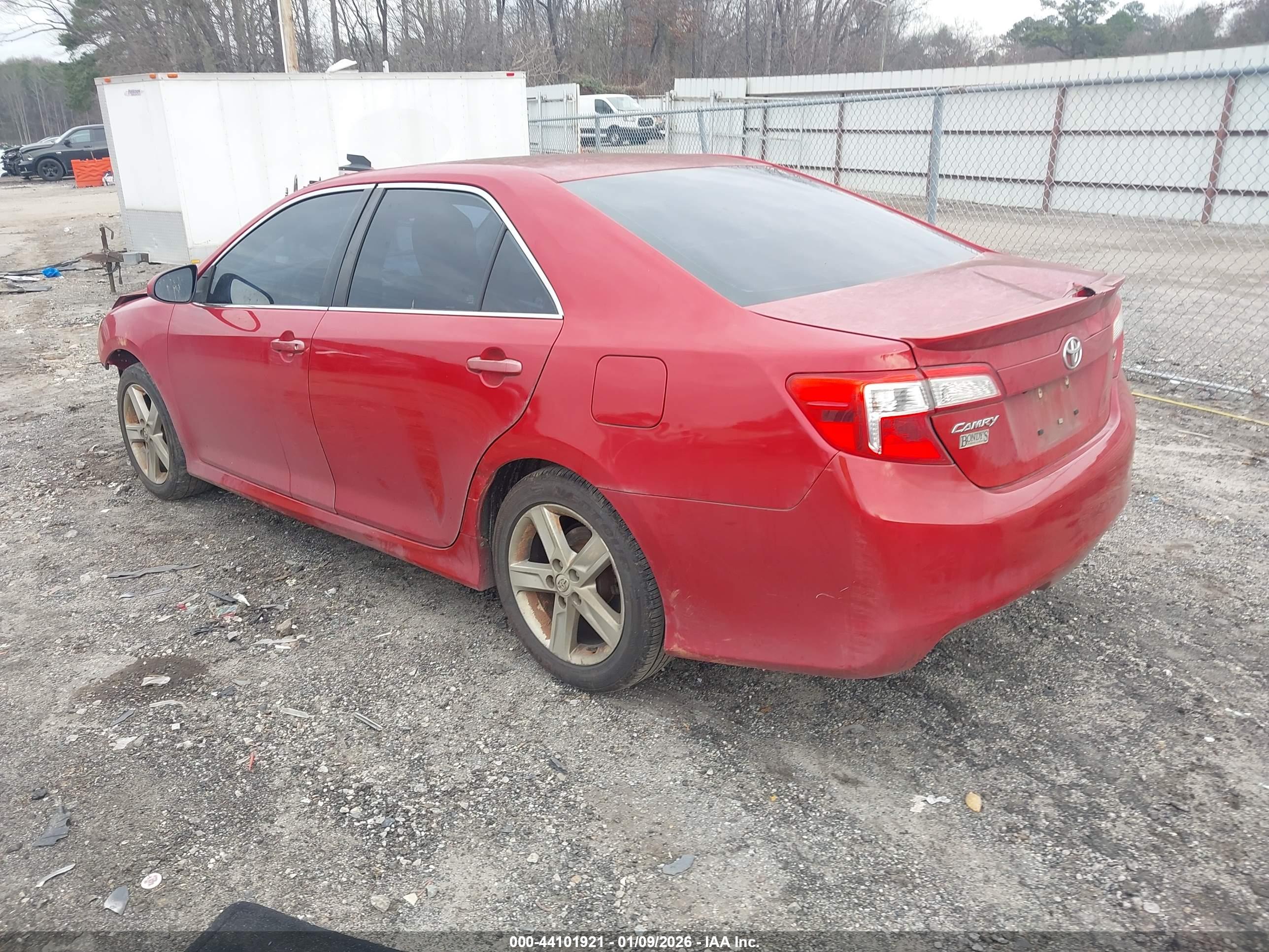TOYOTA CAMRY image 3