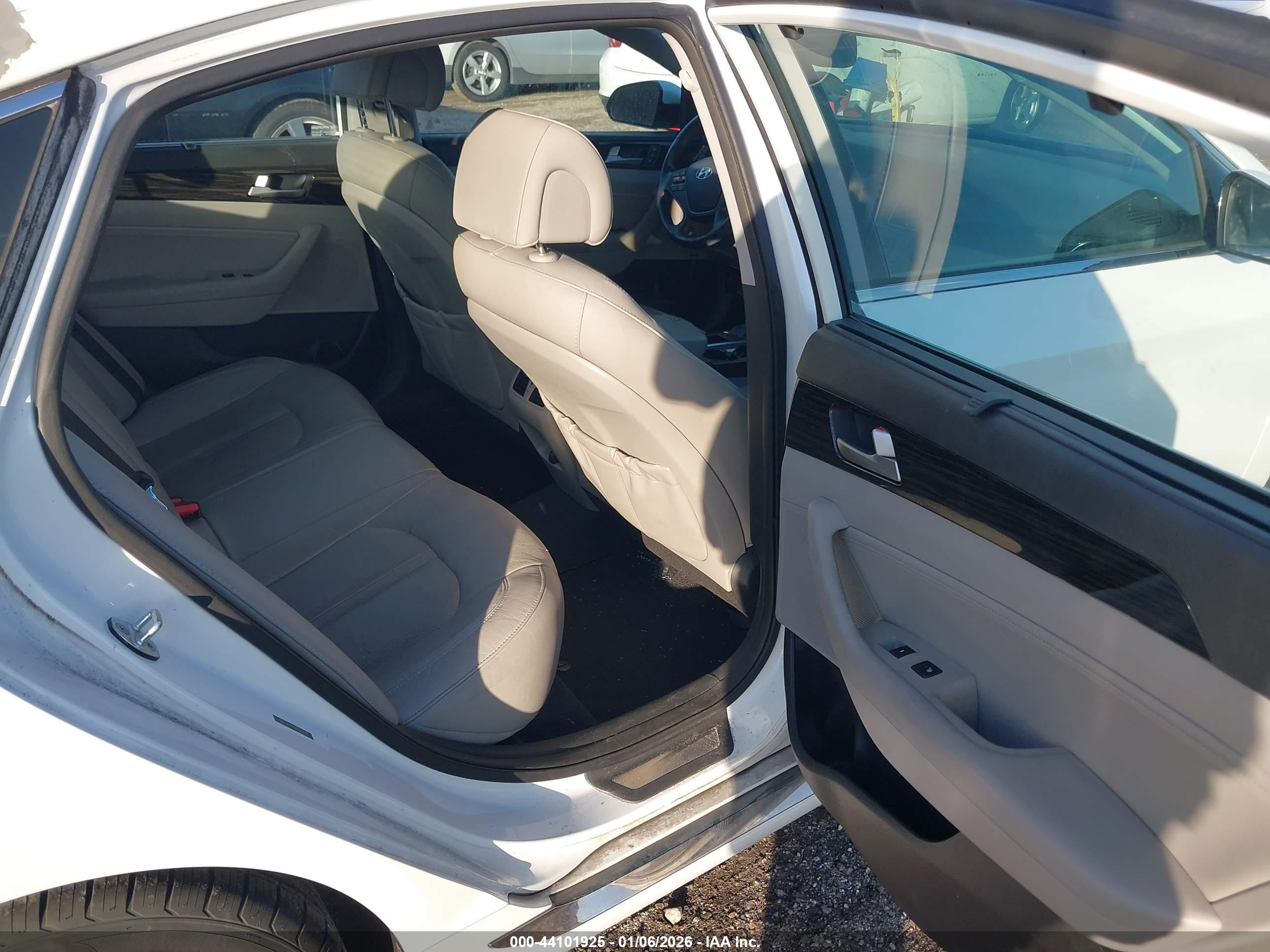 HYUNDAI SONATA image 8