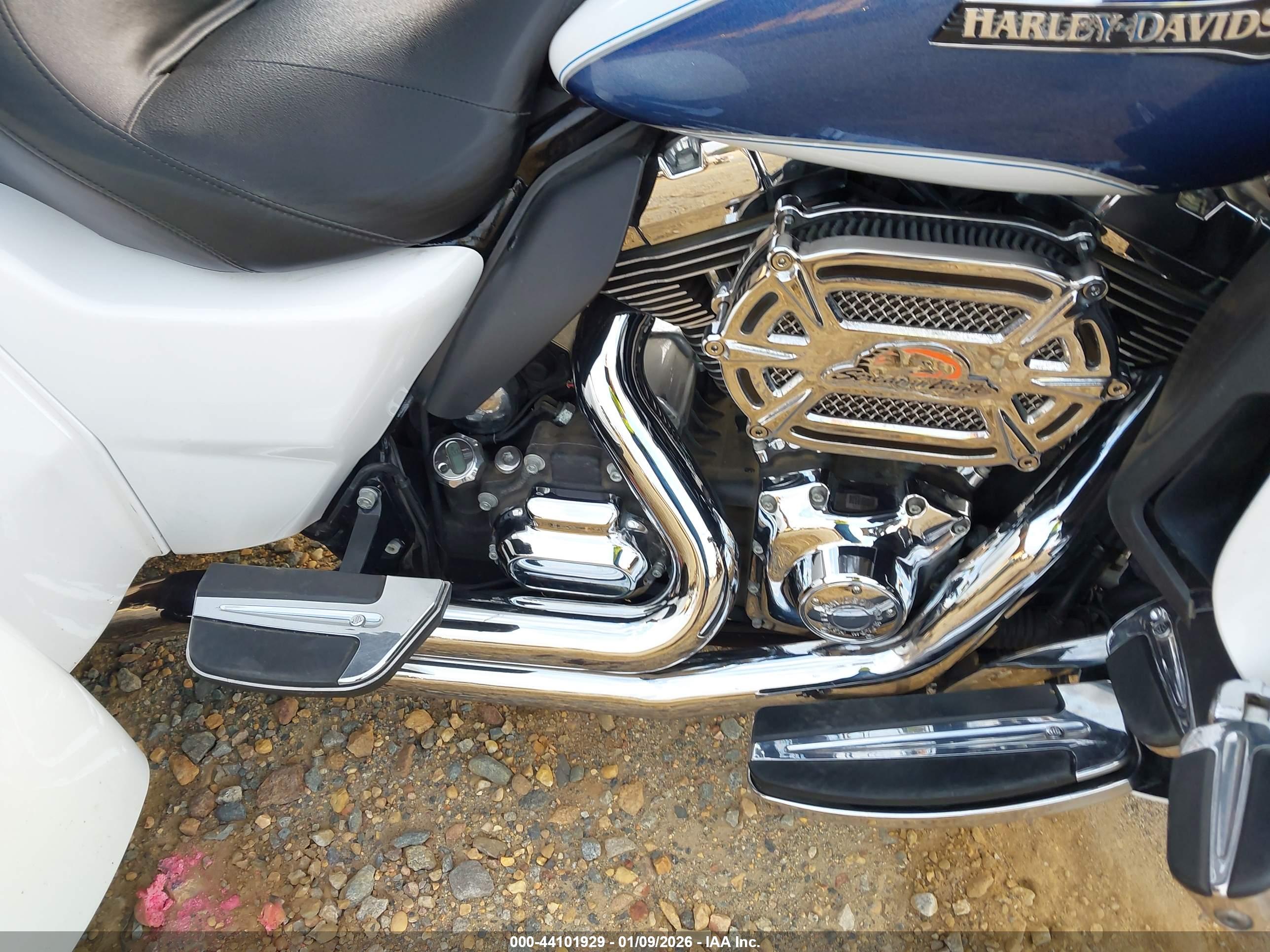 HARLEY-DAVIDSON FLHTCUTG image 8