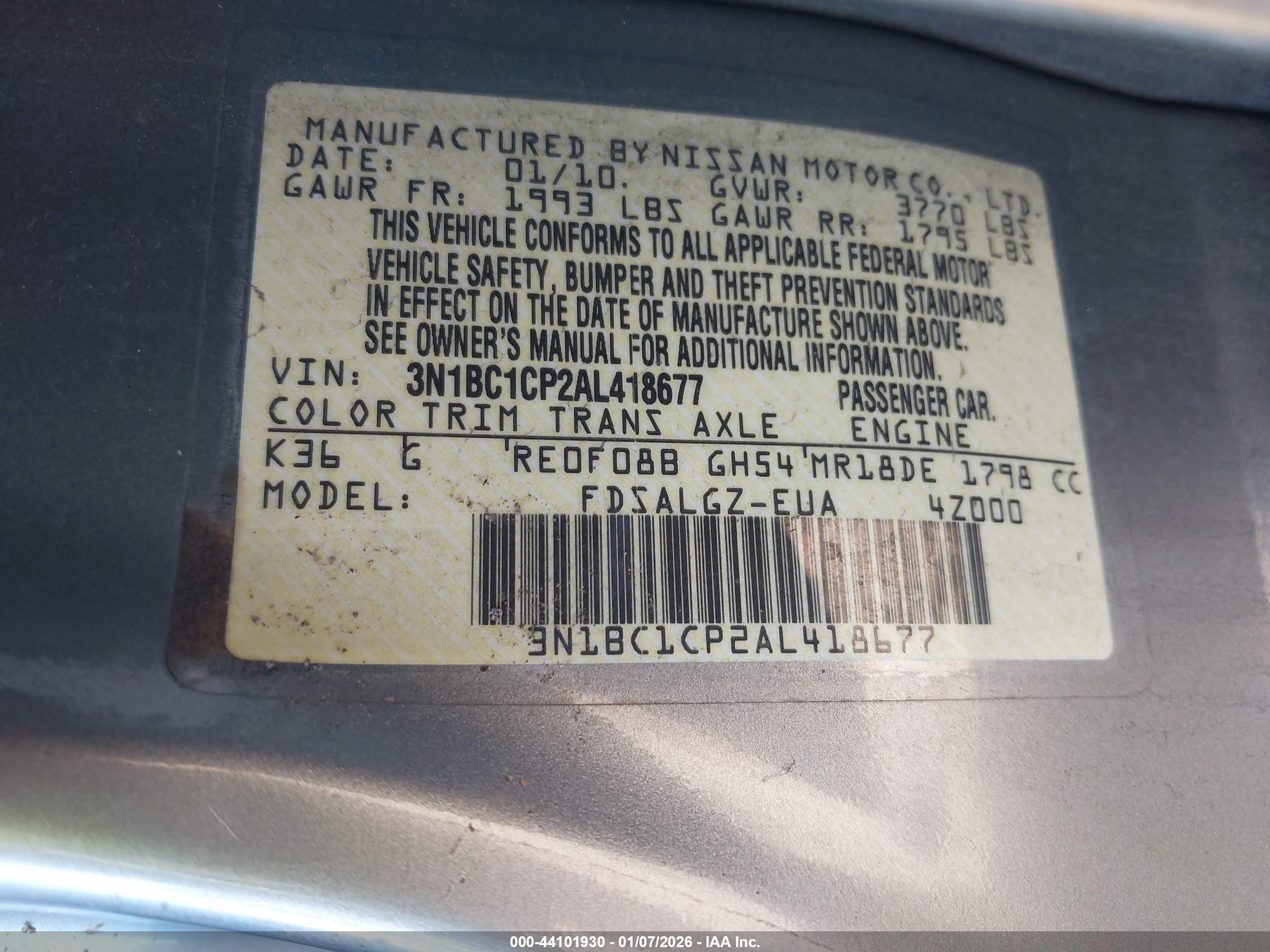NISSAN VERSA image 9