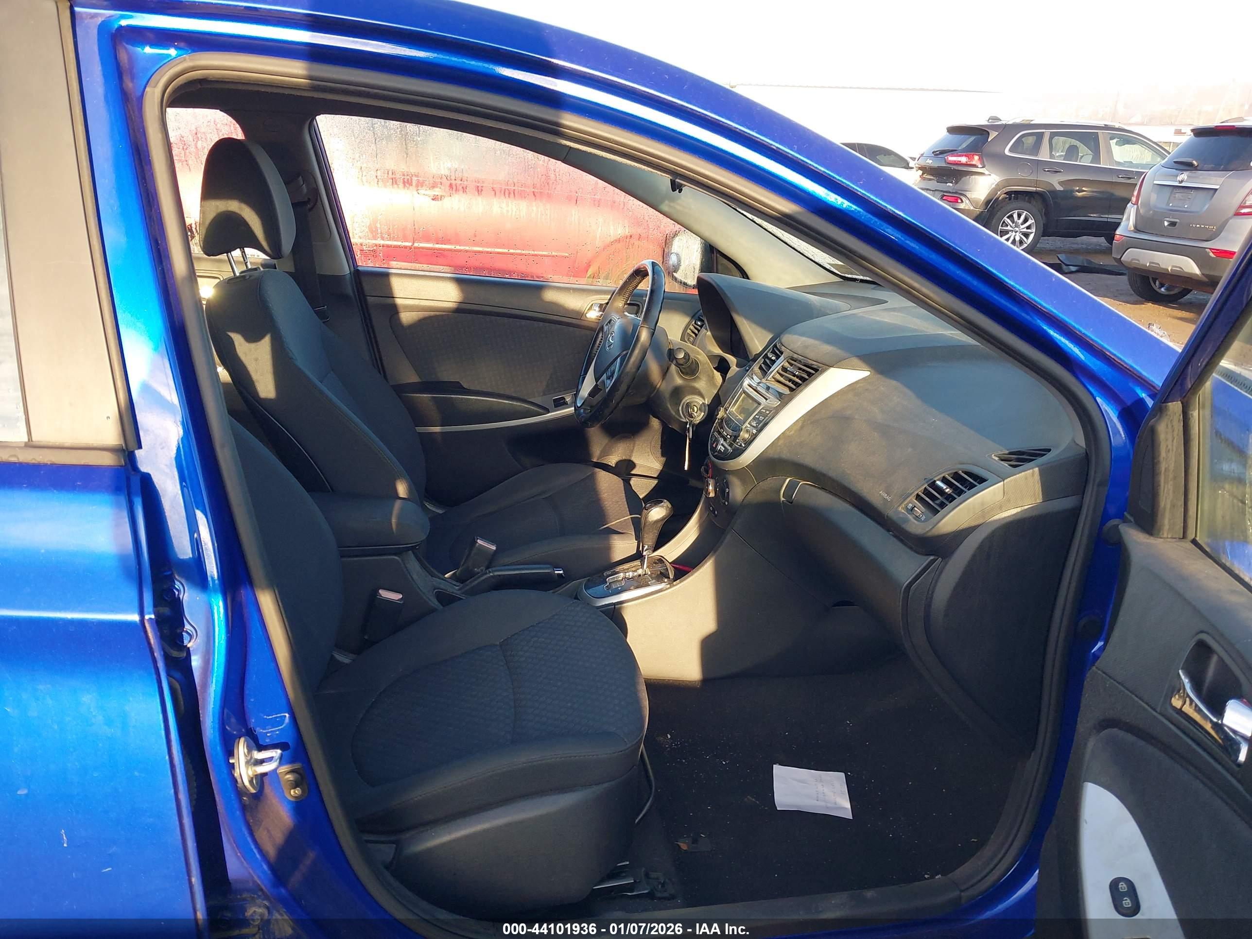 HYUNDAI ACCENT image 5