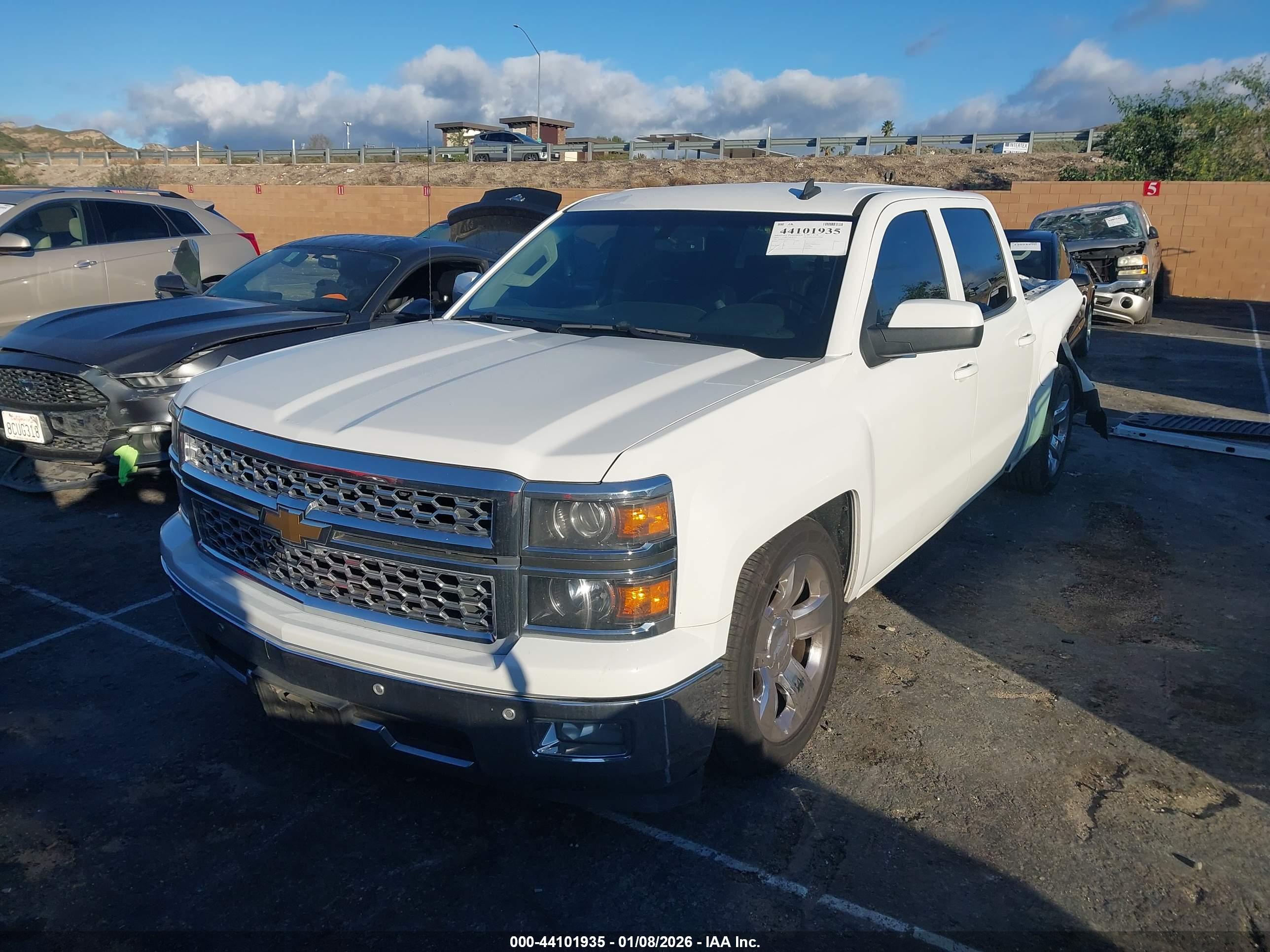 CHEVROLET SILVERADO image 2