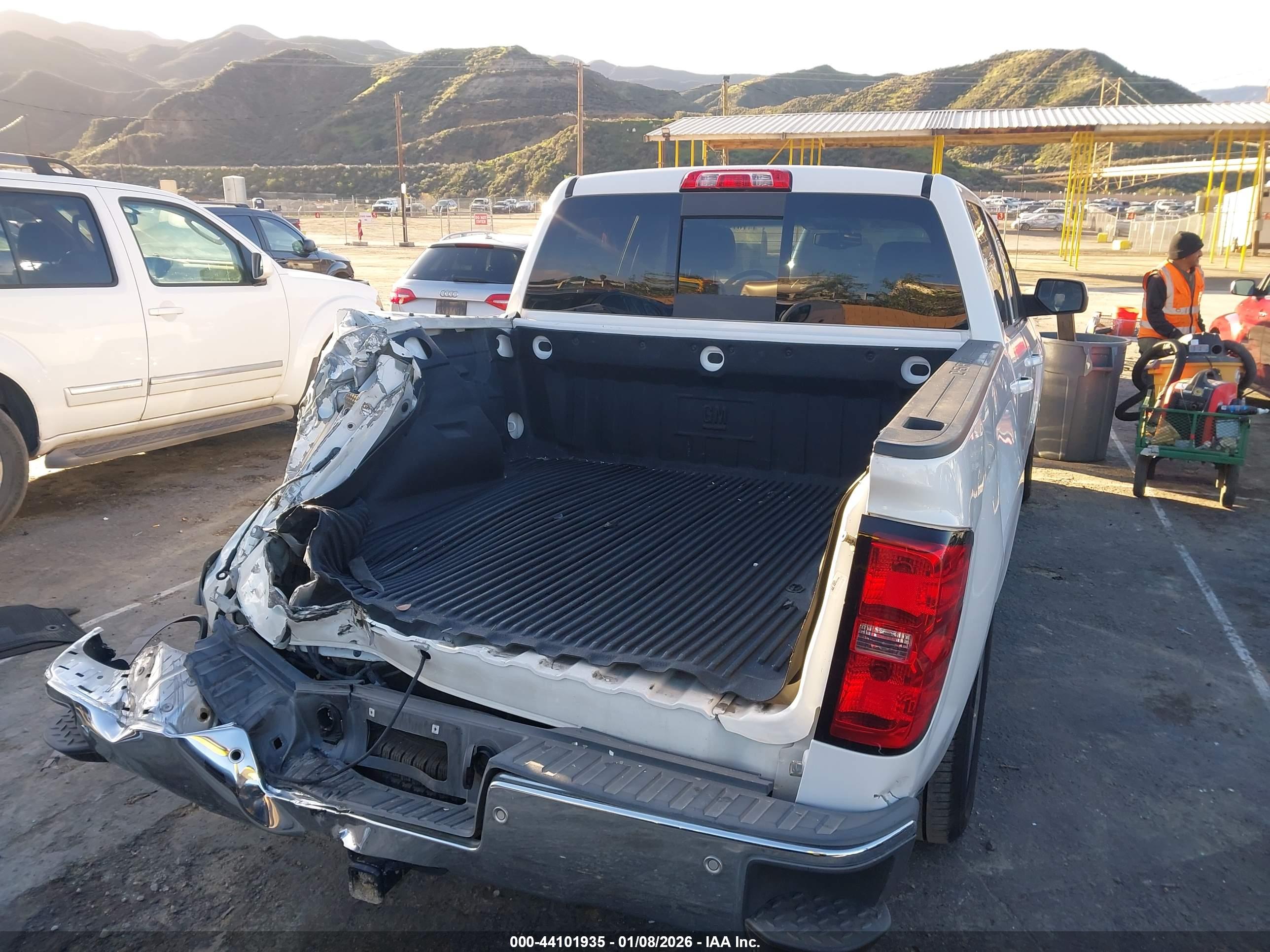CHEVROLET SILVERADO image 4