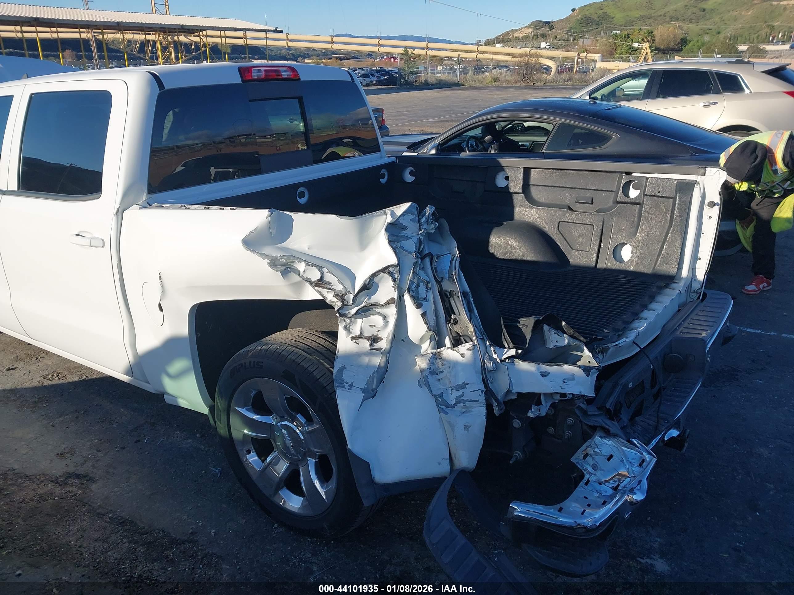 CHEVROLET SILVERADO image 6